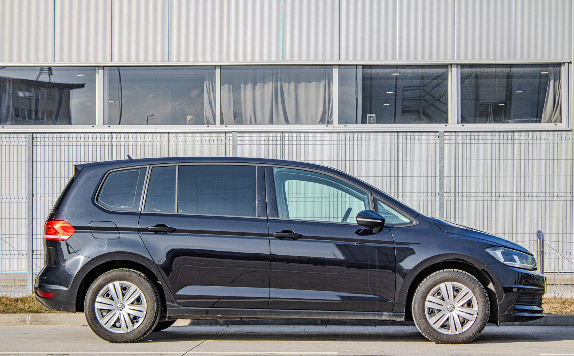 Volkswagen Touran - fotka 5