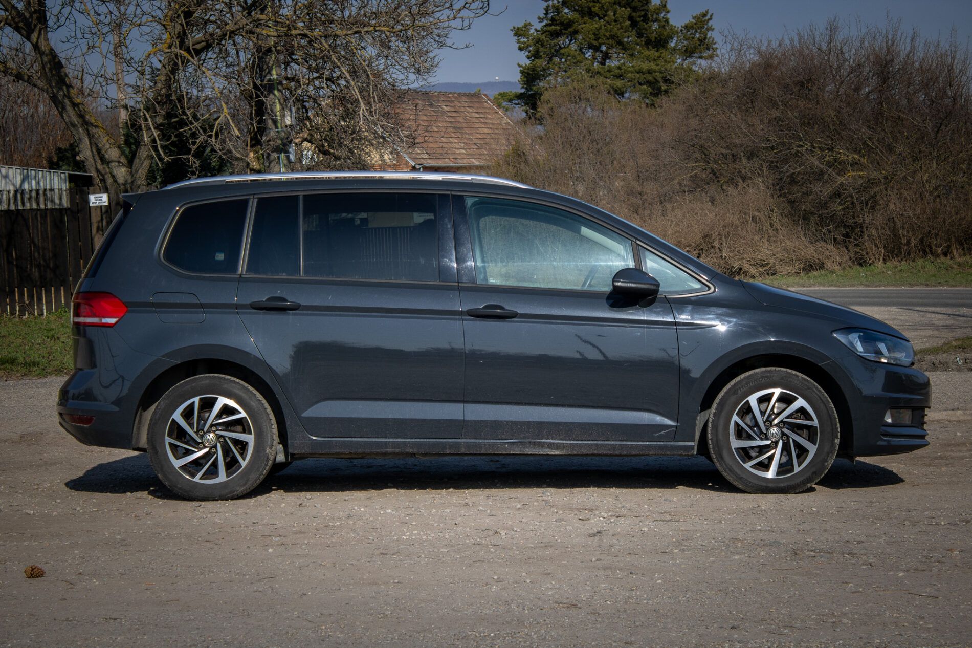 Volkswagen Touran - fotka 4