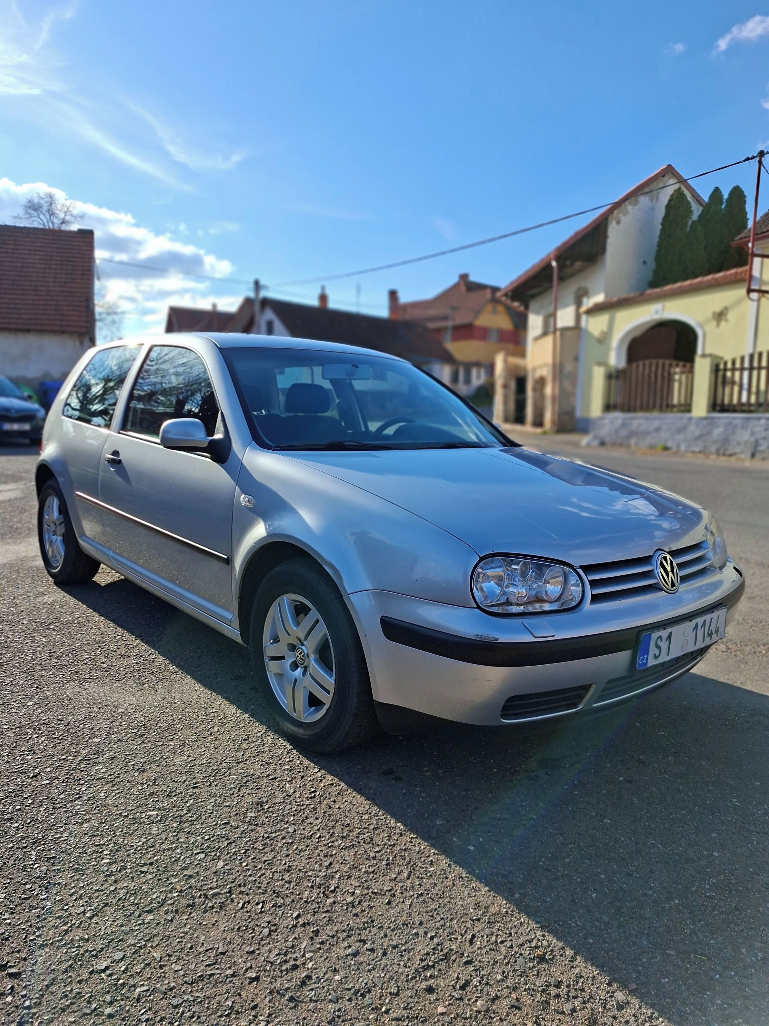 Volkswagen Golf, 2.0i 85kw