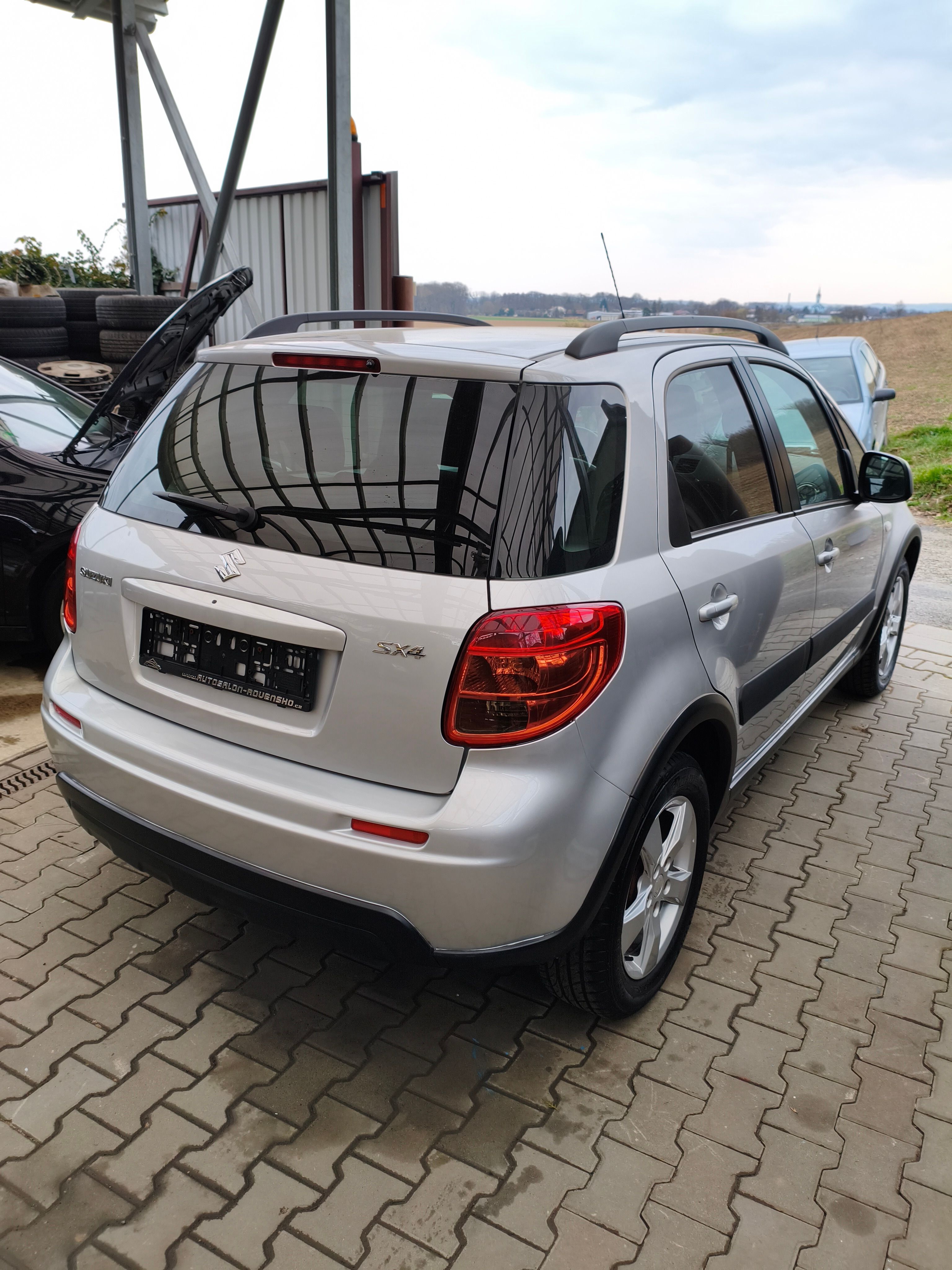 Suzuki SX4, 1.6 vvt 88kw benzín - fotka 4