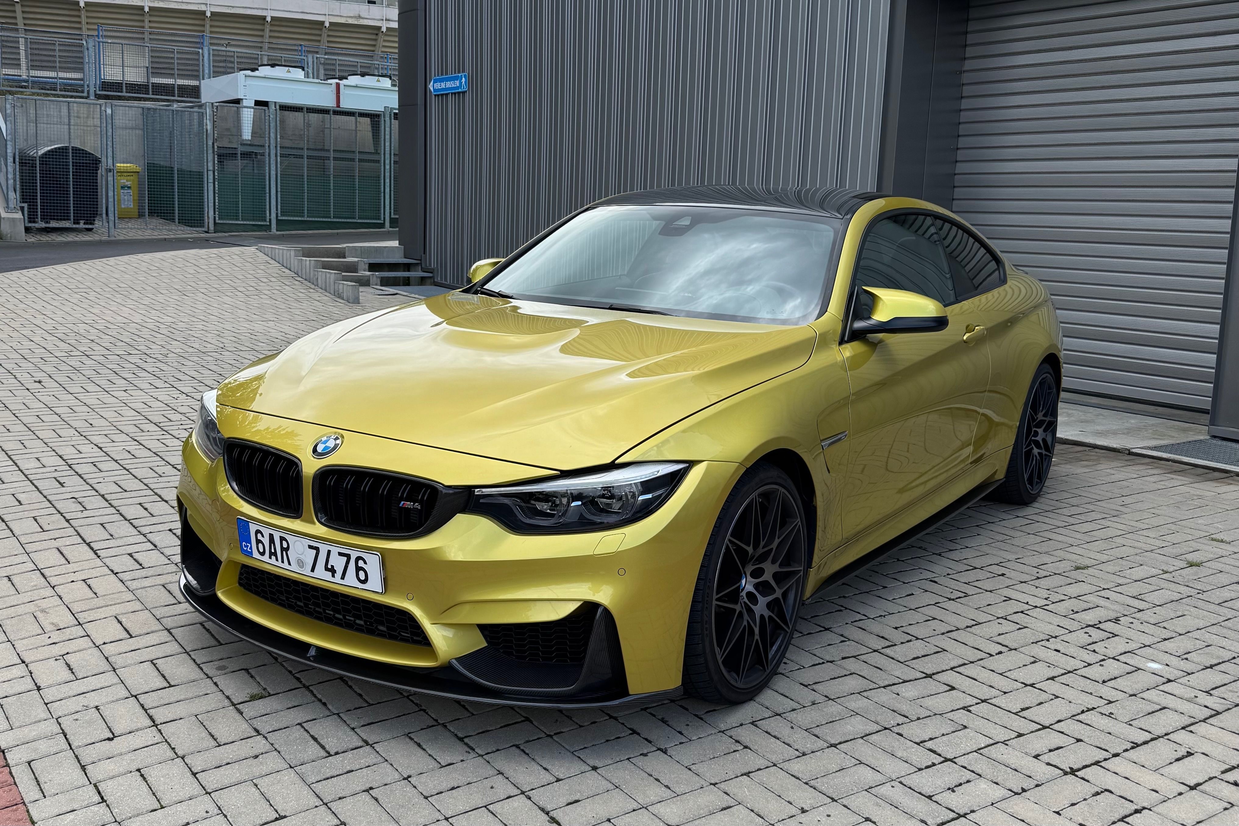 BMW M4, BMW M4 LCI (DPH), 2017, HeadUP - fotka 3