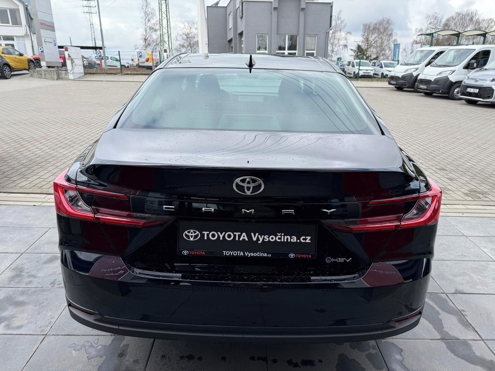 Toyota Camry, 2.5HEV 231PS Executive - fotka 6