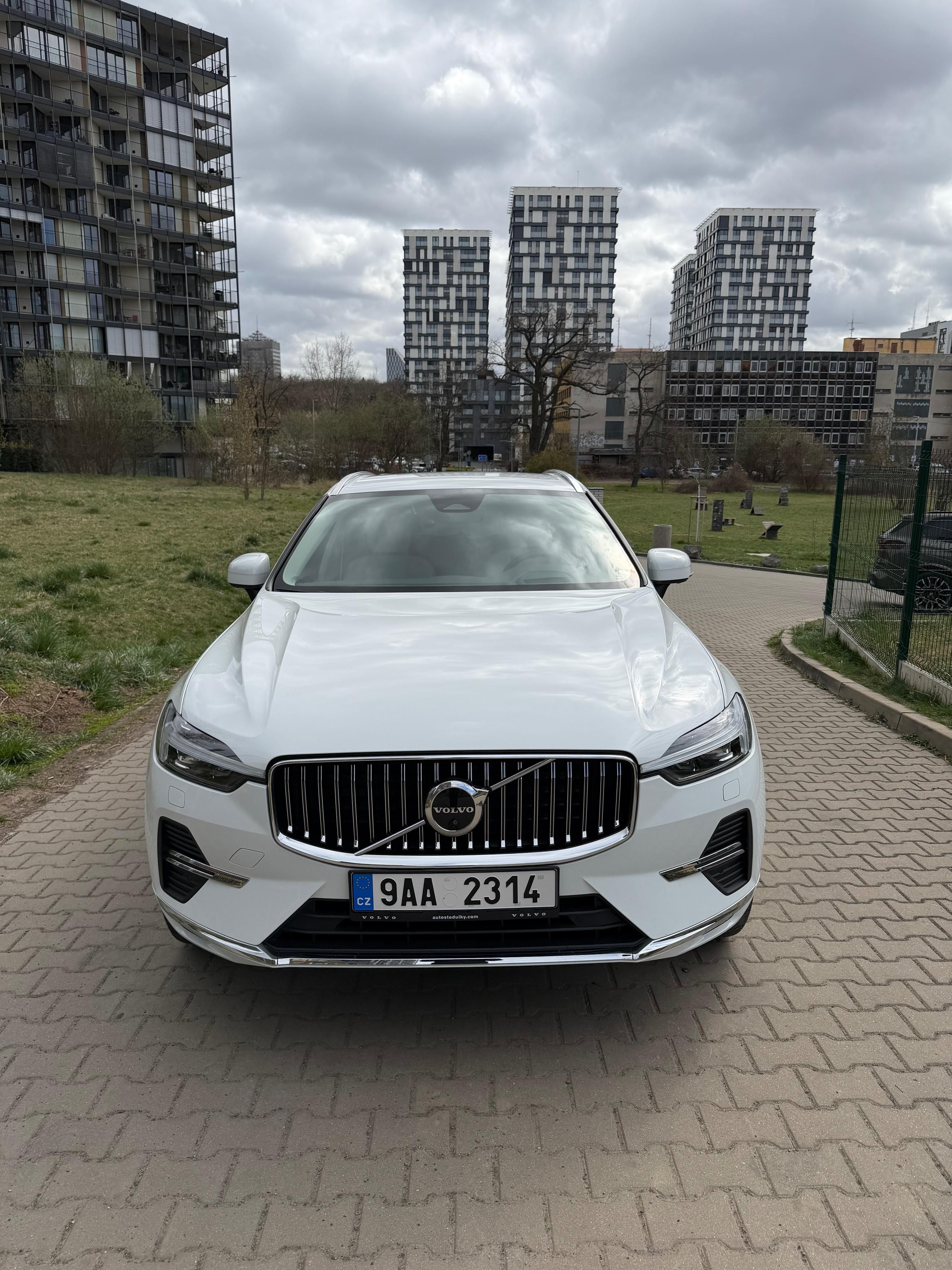 Volvo XC60, B4 - TOP - 360/Head-up/Bezklic - fotka 3