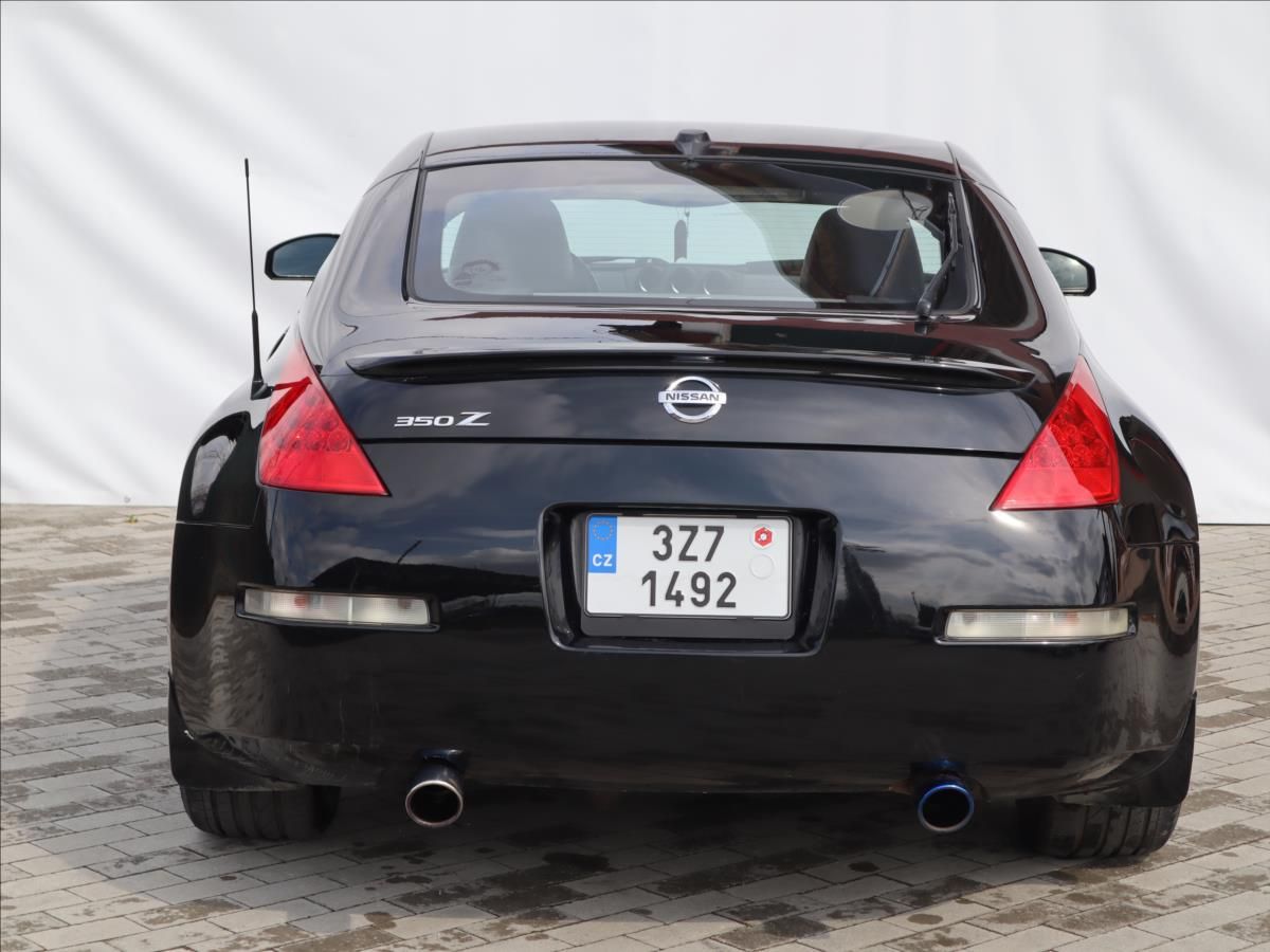 Nissan 350 Z, 3,5 Coupe VQ35DE Automat - fotka 5