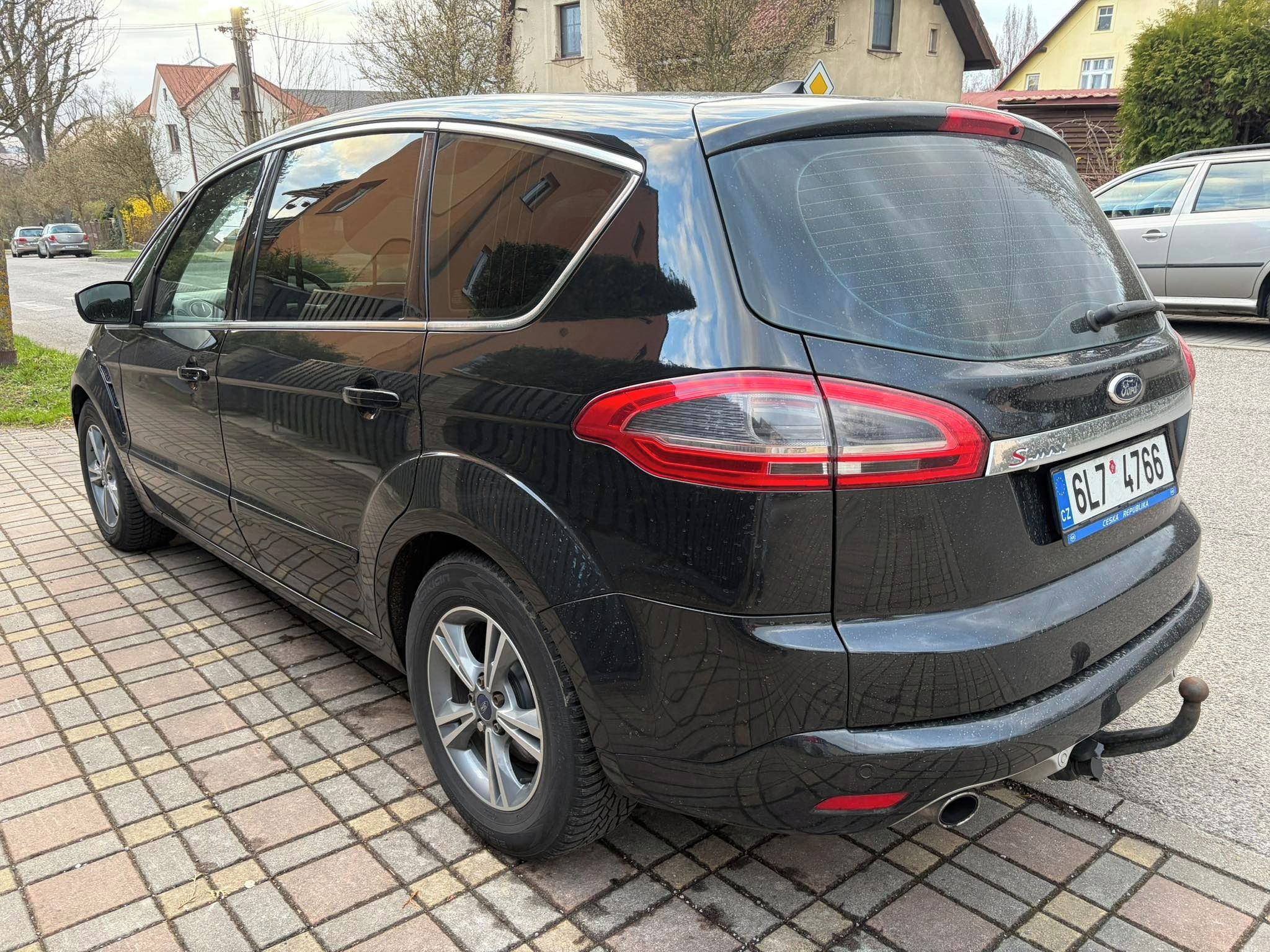 Ford S-MAX, 200 KONÍ, PLNÁ VÝBAVA, NOVÁ TK - fotka 4