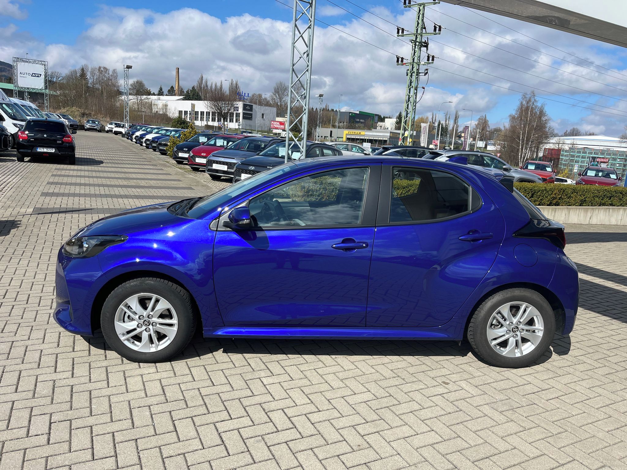 Toyota Yaris, 1.5 Hybrid e-CVT Comfort - fotka 3