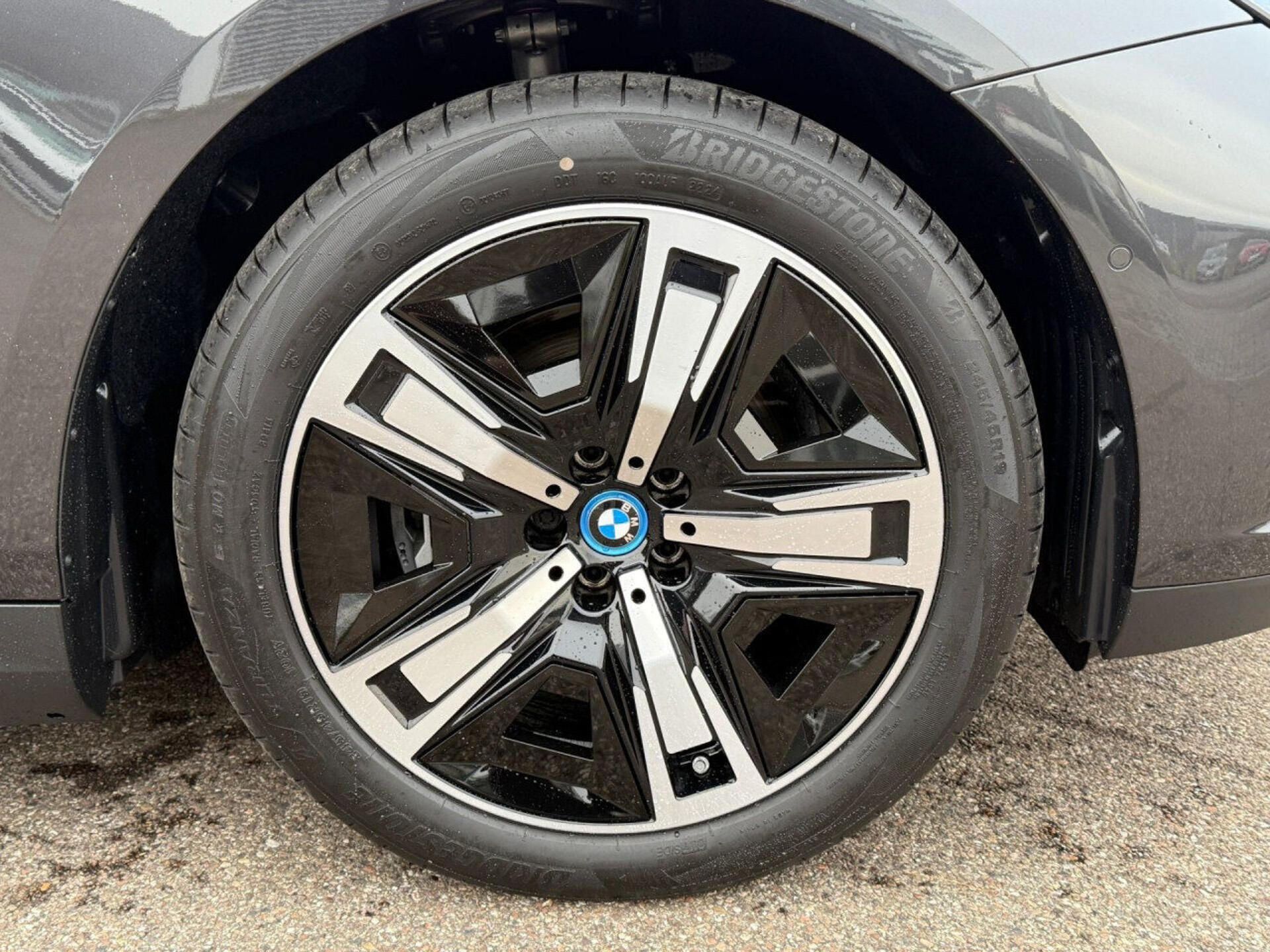 BMW i5, eDrive40 360 HuD ACC Venti - fotka 5