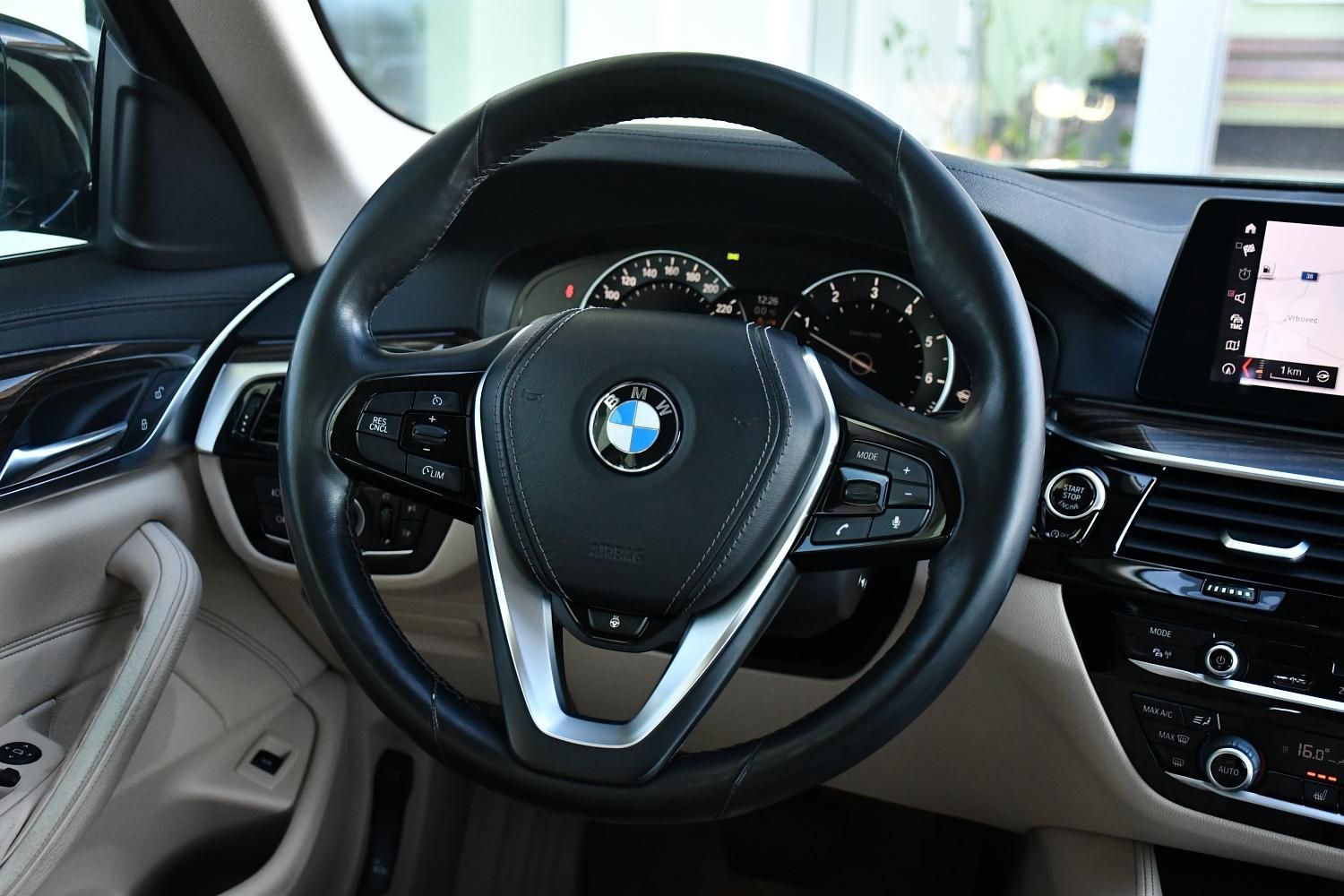 BMW Řada 5, 540i xD LUXURY LINE HUD - fotka 6
