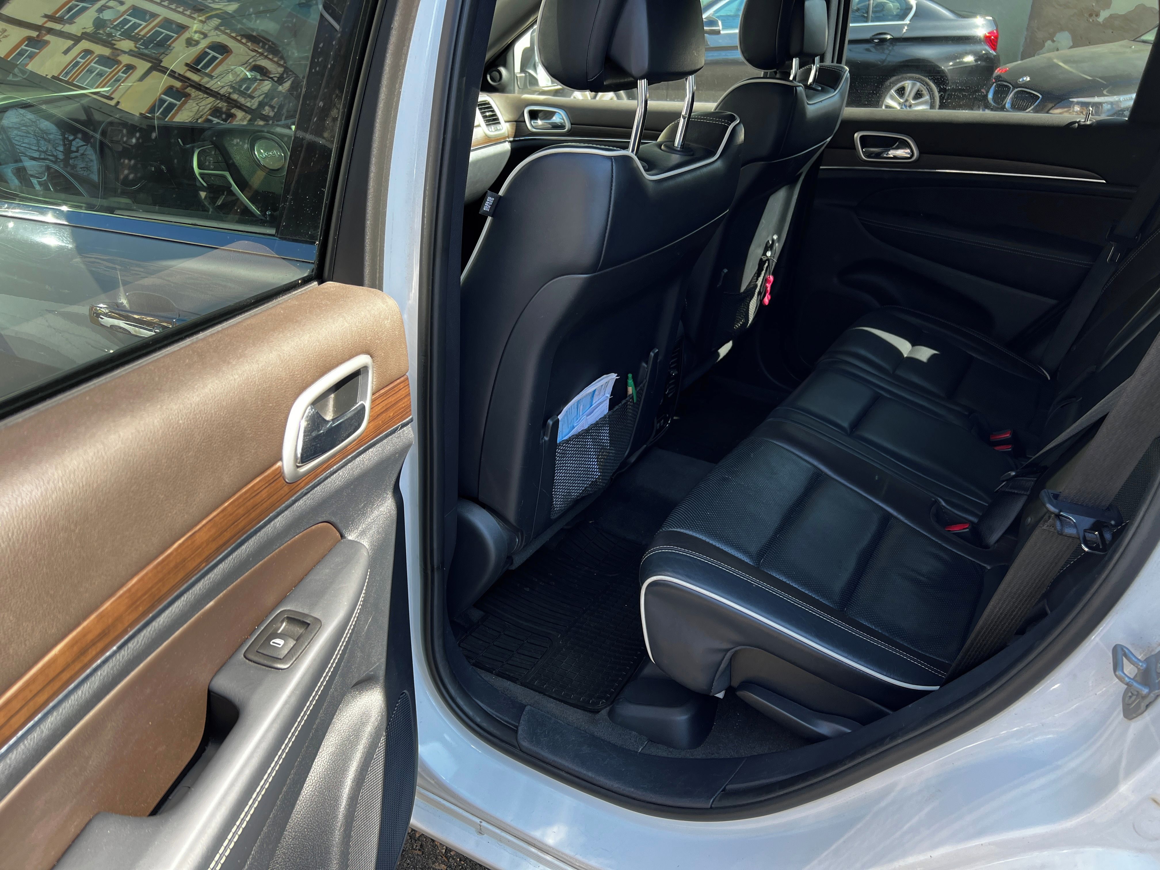 Jeep Grand Cherokee, Overland 3,0 CRDi 184 Kw - fotka 6