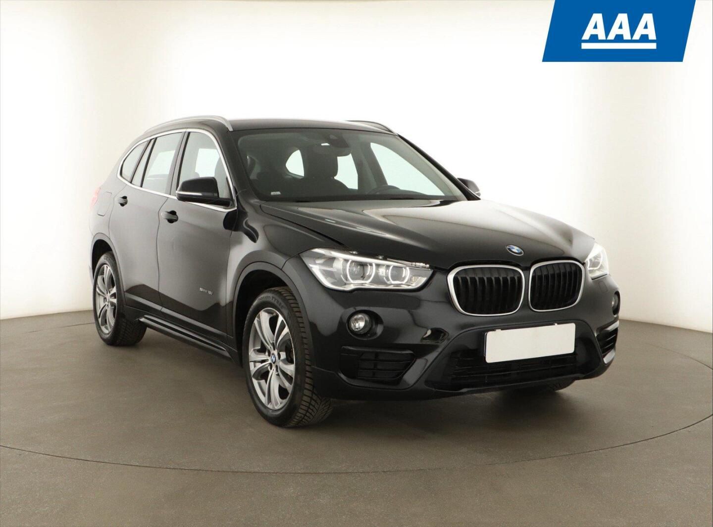 BMW X1, sDrive18i, ČR,1.maj