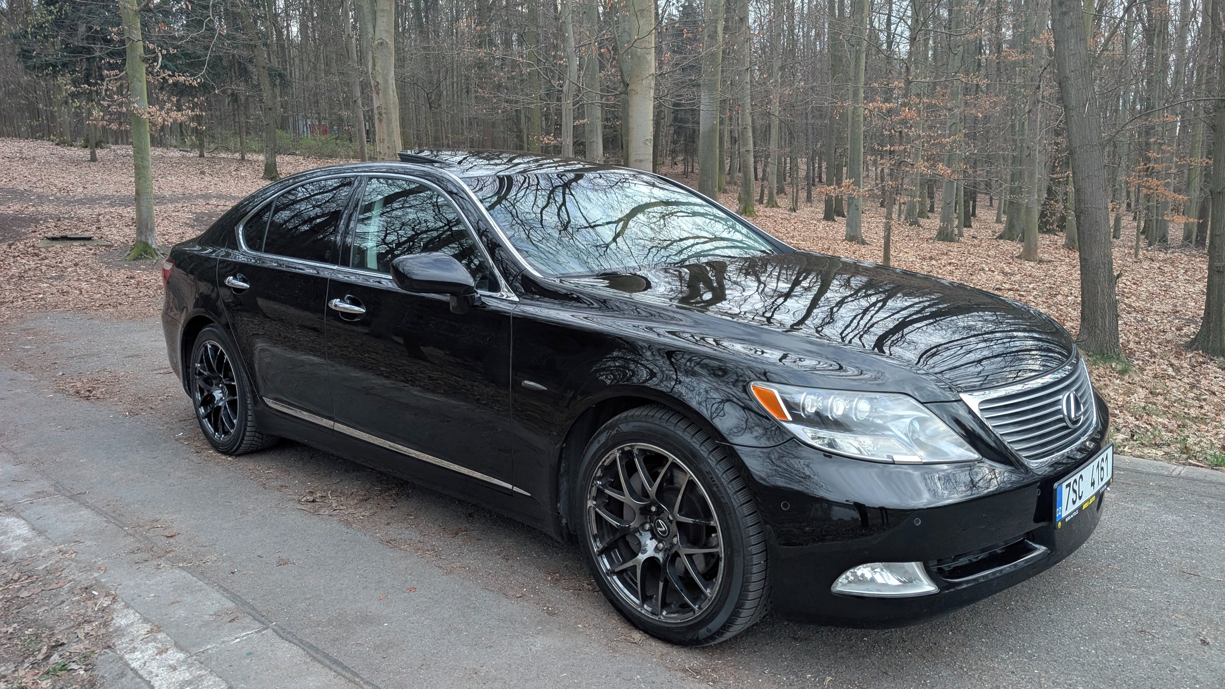 Lexus LS, 460, V8, 280 kW. - fotka 3