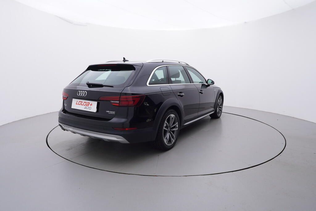 Audi A4 allroad, 2.0 140 kW - fotka 5