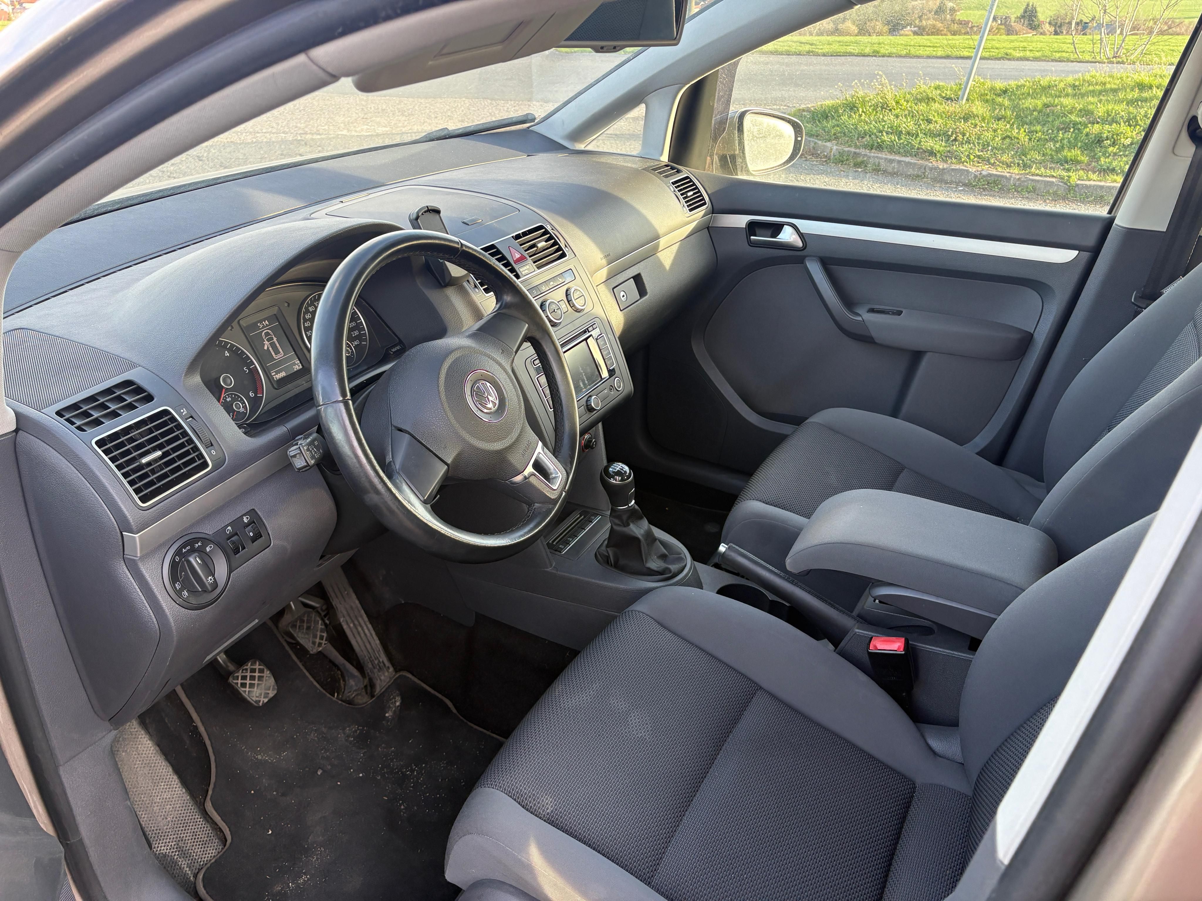 Volkswagen Touran, VW Touran 1,6 TDI - fotka 5