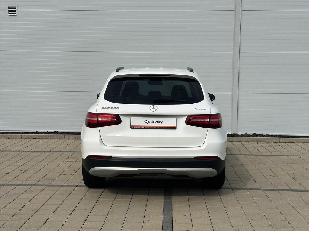 Mercedes-Benz GLC, 250 4Matic 2.0 155 kW - fotka 6