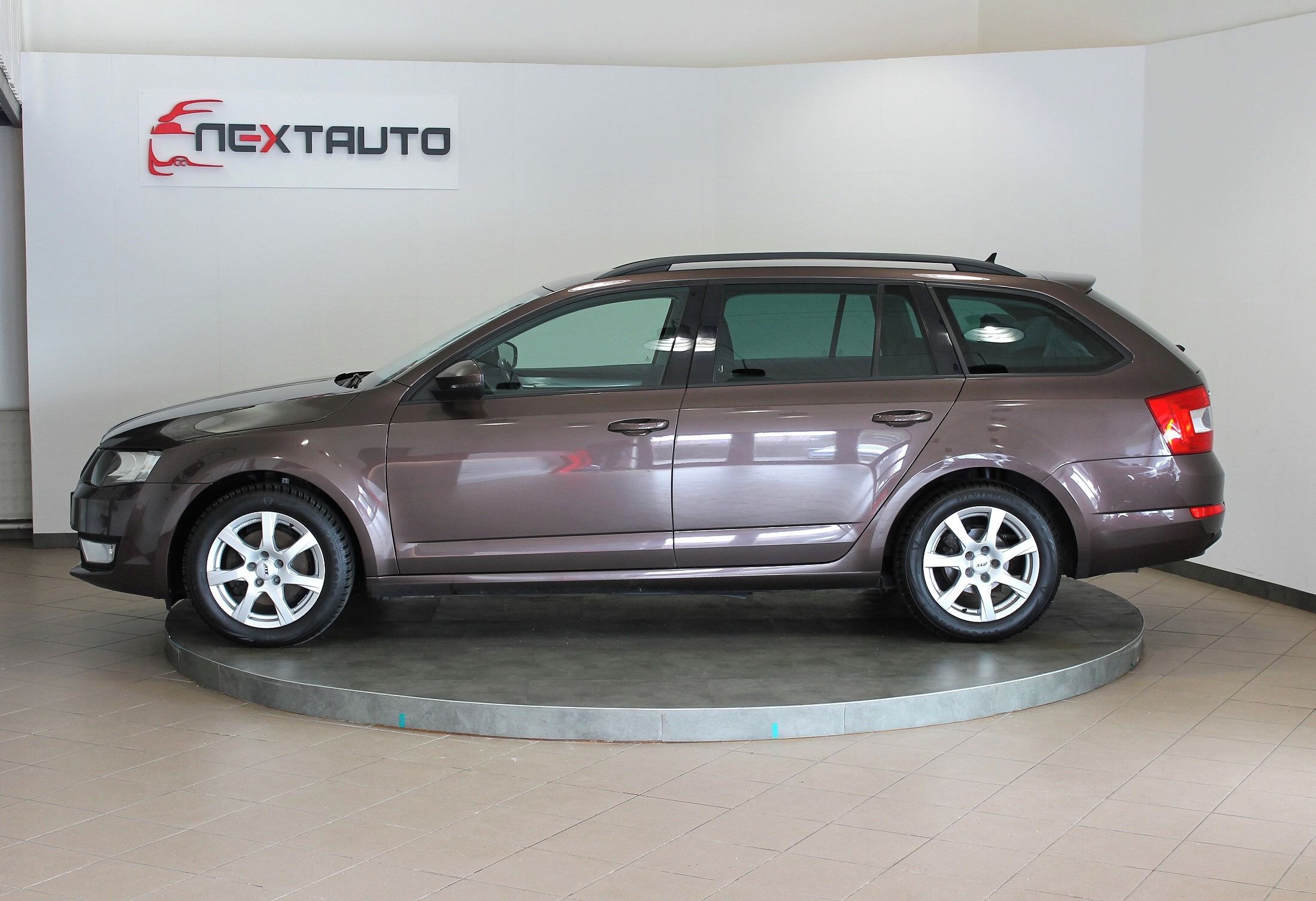 Škoda Octavia, 2.0 TDI 110kW DSG, STYLE - fotka 2
