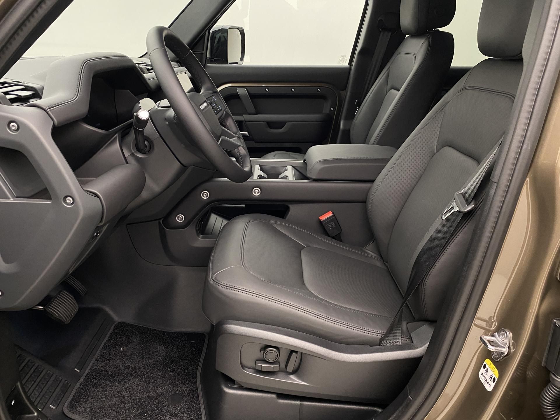 Land Rover Defender, 110 D350 X-Dynamic HSE - fotka 3