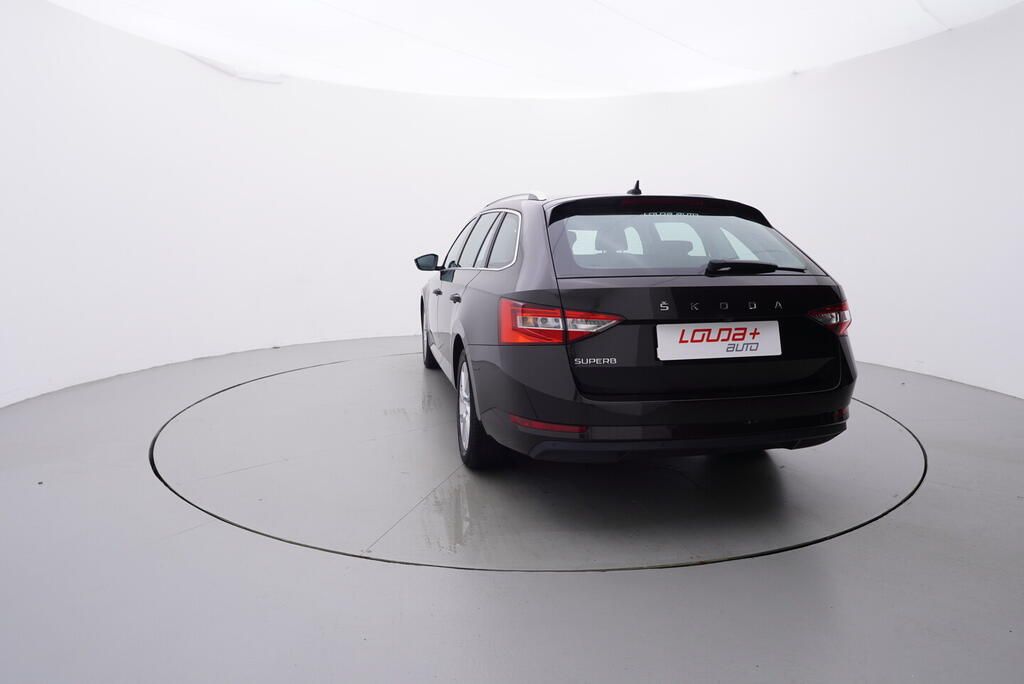 Škoda Superb, Style 2.0 TDI 110 kW - fotka 4