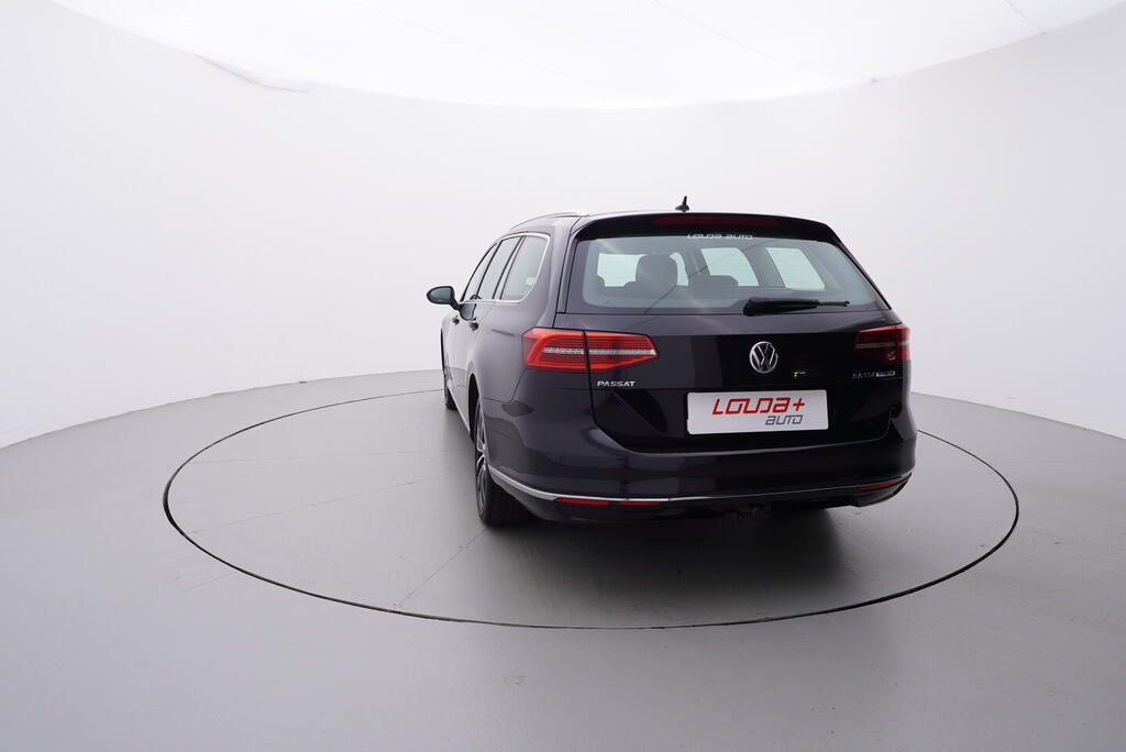 Volkswagen Passat Variant, HIGHLINE 2.0 TDI 110 kW - fotka 4