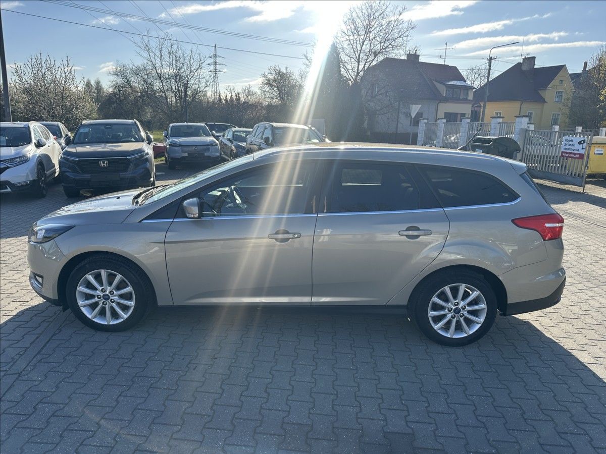 Ford Focus, 1,5 EcoBoost Titanium - fotka 6