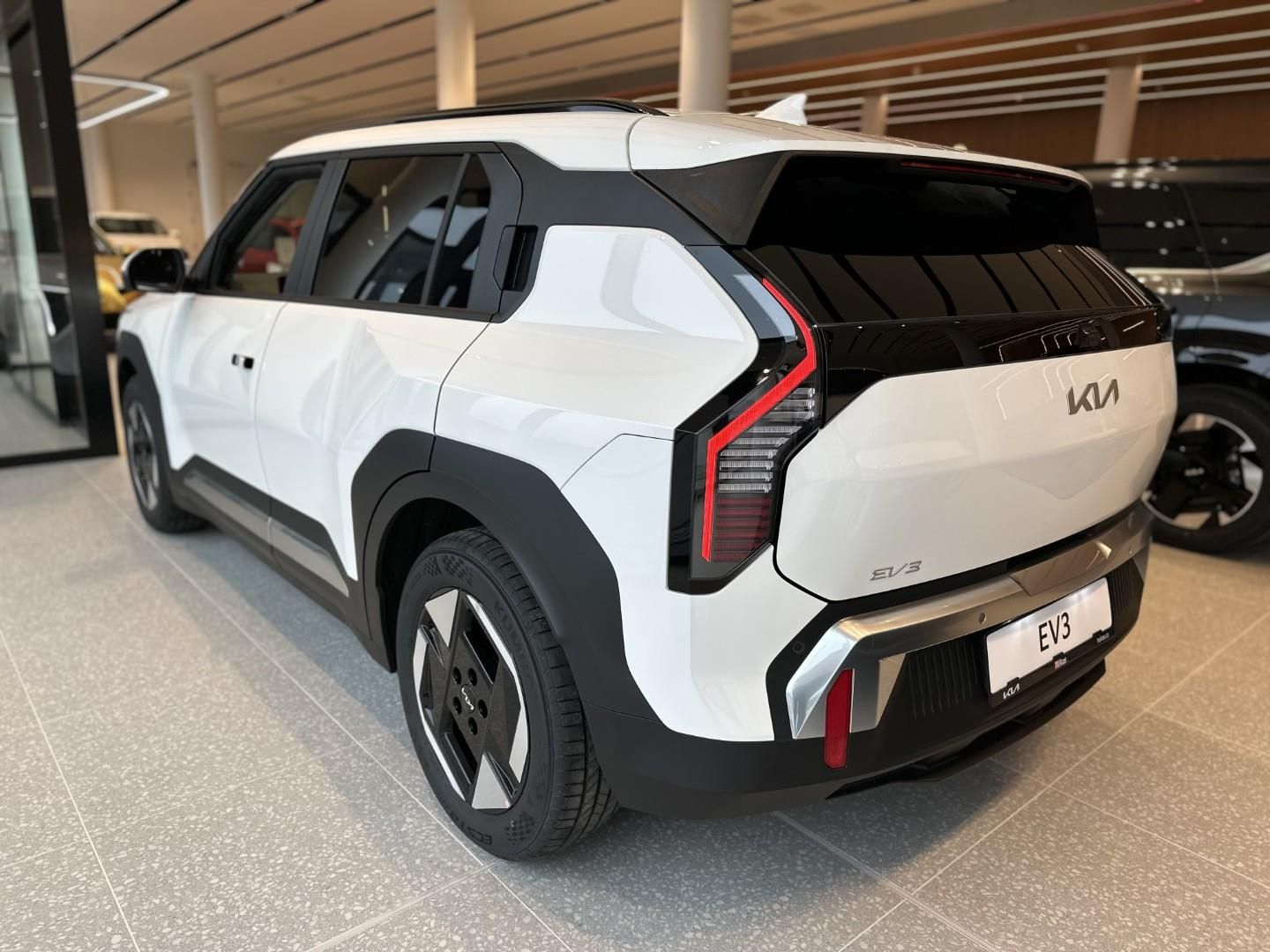 Kia EV3, 150kW EARTH 150 KW + 81,4 KWH - fotka 4
