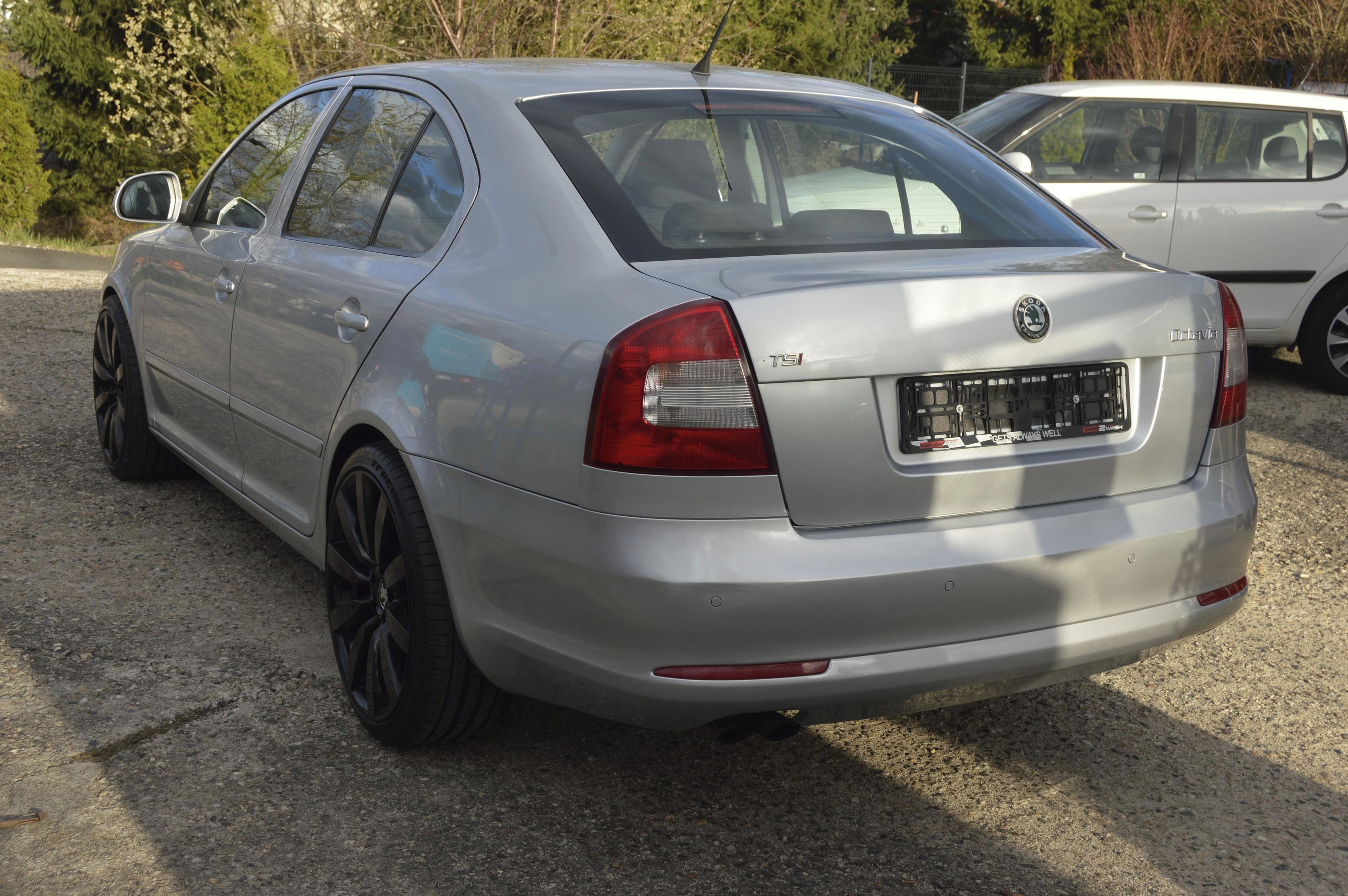 Škoda Octavia, 1.8 TSI * SPORT * 19 KOLA  * - fotka 4