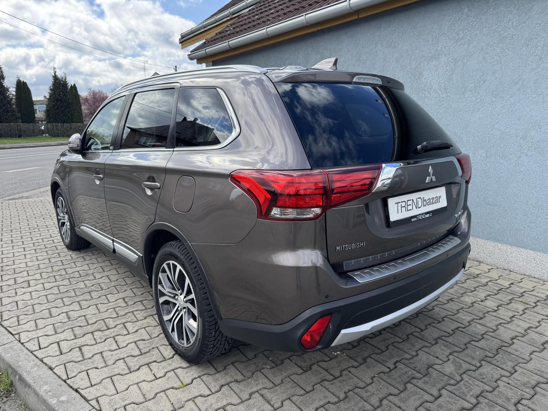 Mitsubishi Outlander, 2,2Di-D A/T EDICE100 - fotka 4