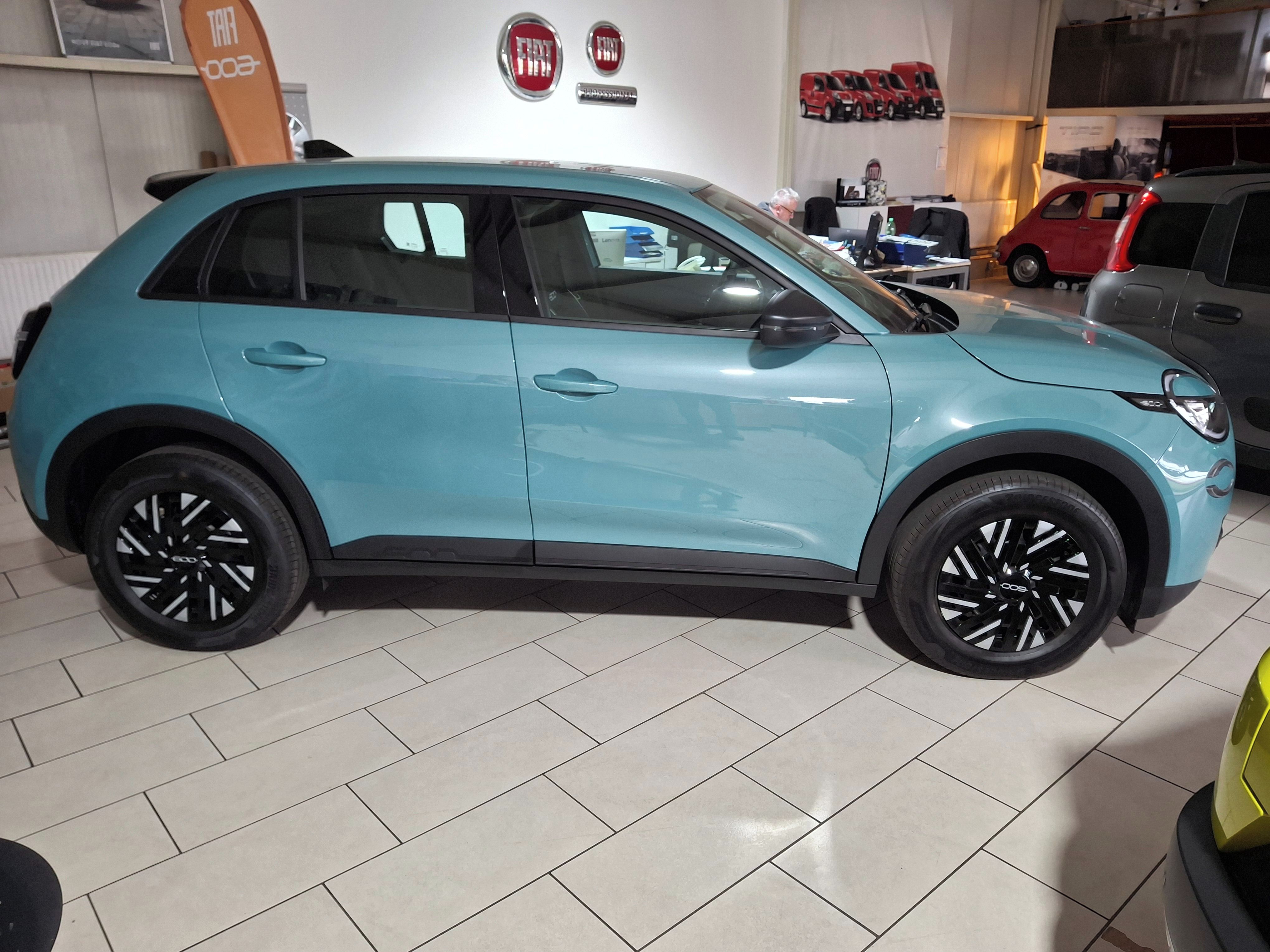 Fiat 600, Hybrid, 1.2T ( 100K ), automat - fotka 3