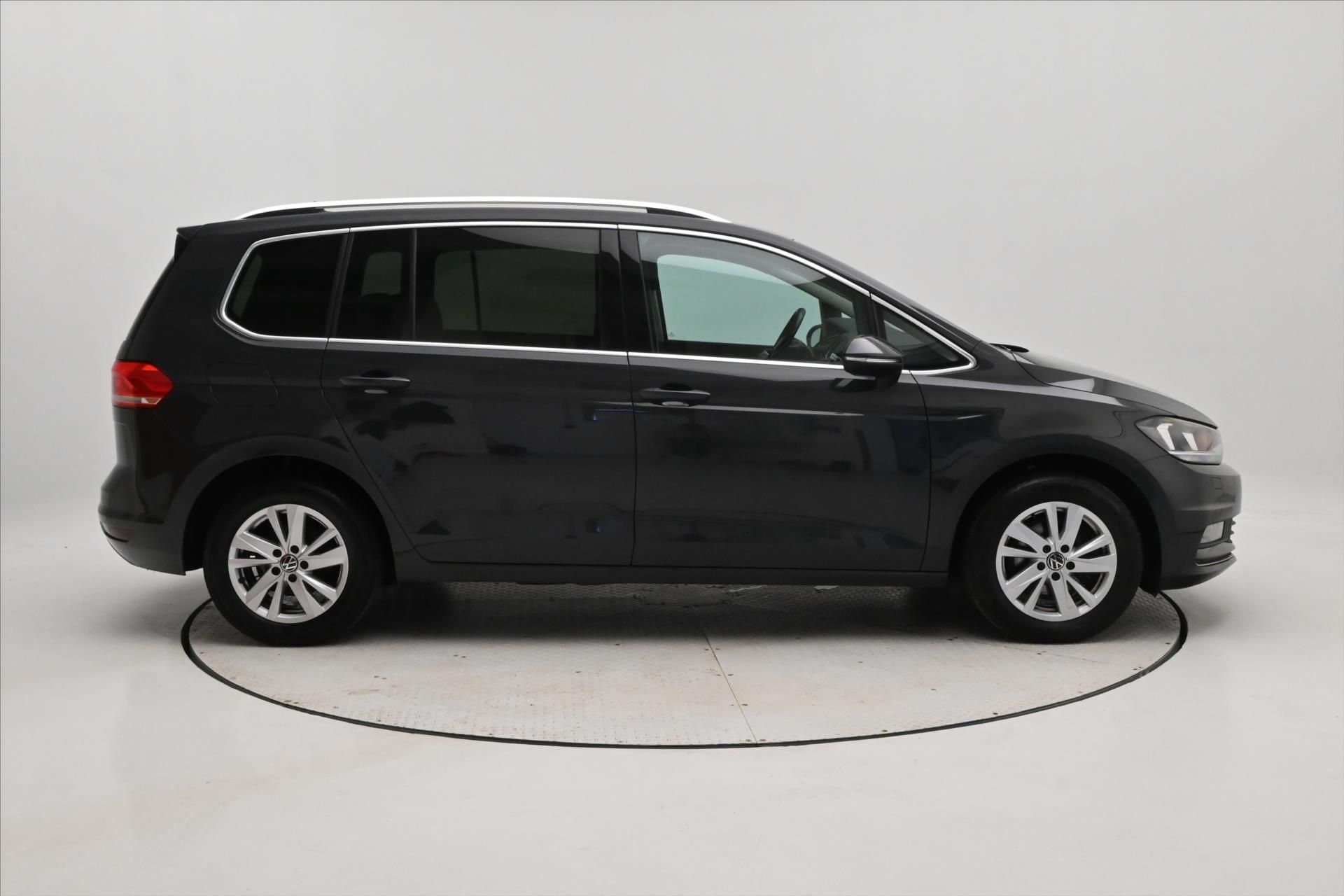 Volkswagen Touran, 2,0 TDI 110 KW DSG 7 MÍST Záru - fotka 4