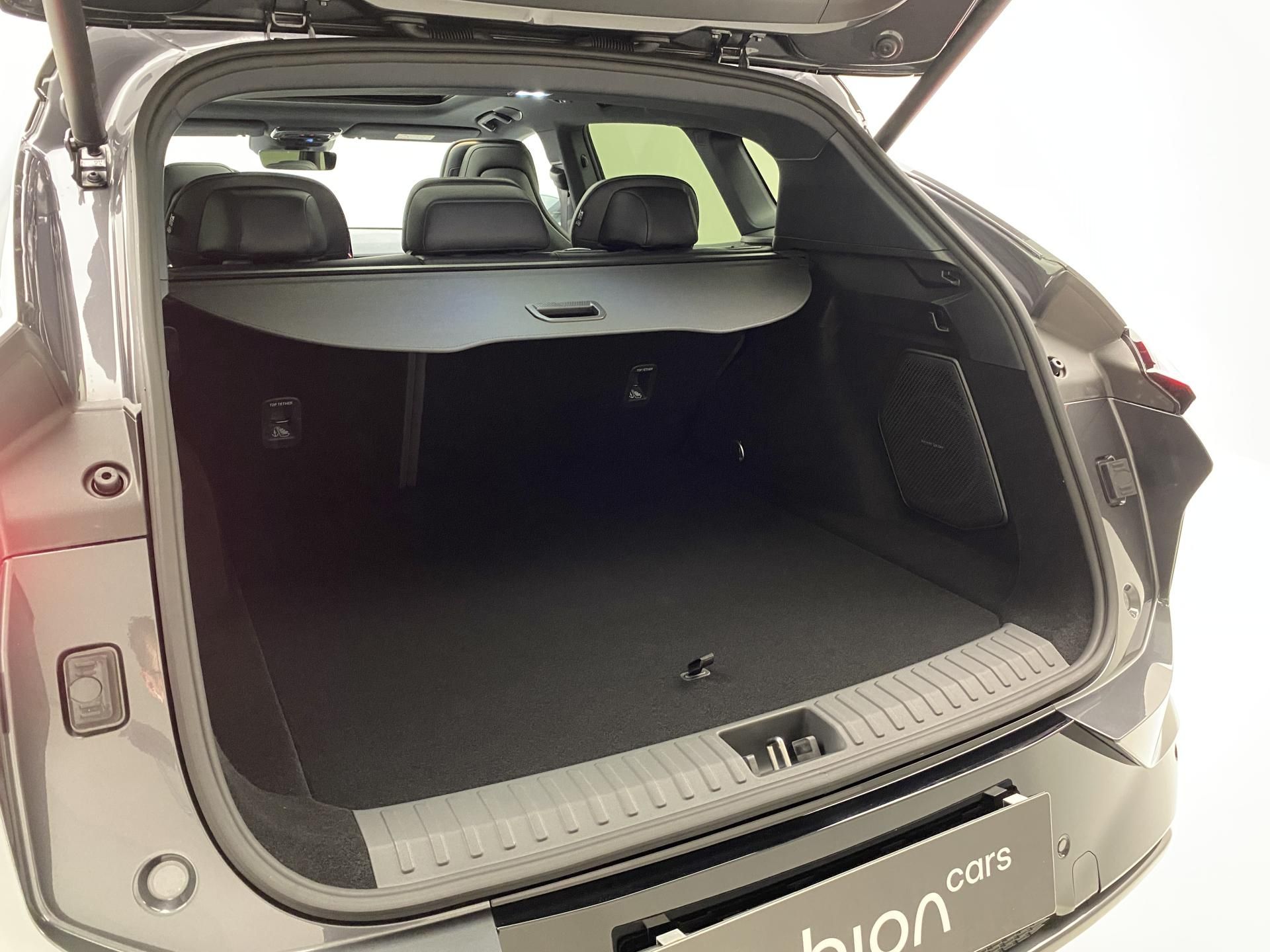 Lynk & Co 08, MORE PHEV - fotka 6