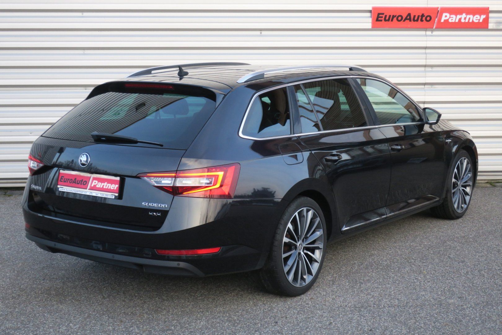 Škoda Superb, 2.0 TDI 140kW 4x4 L&K DSG - fotka 4