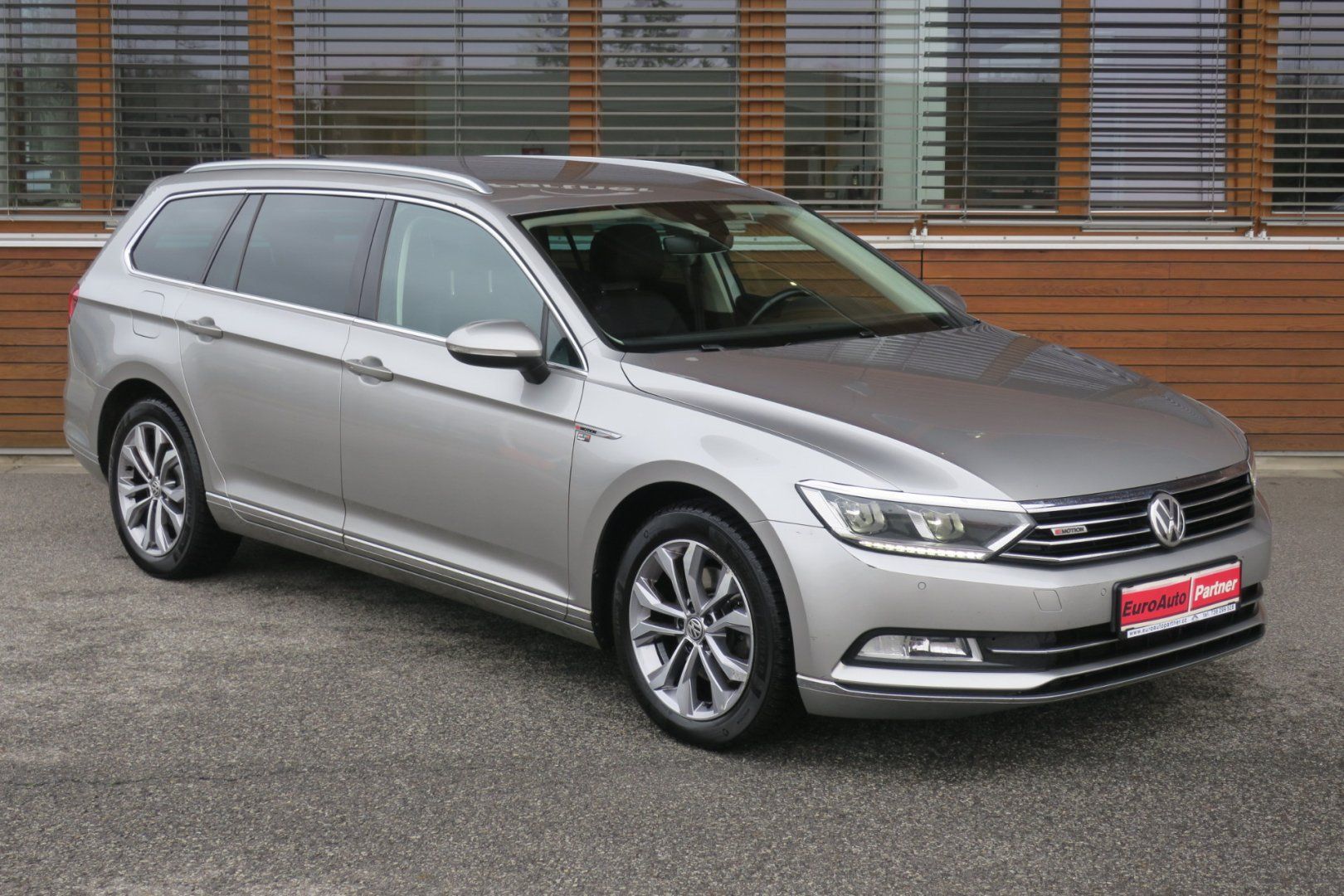 Volkswagen Passat, 2.0TDI 140kW 4MOT DSG Highline - fotka 6