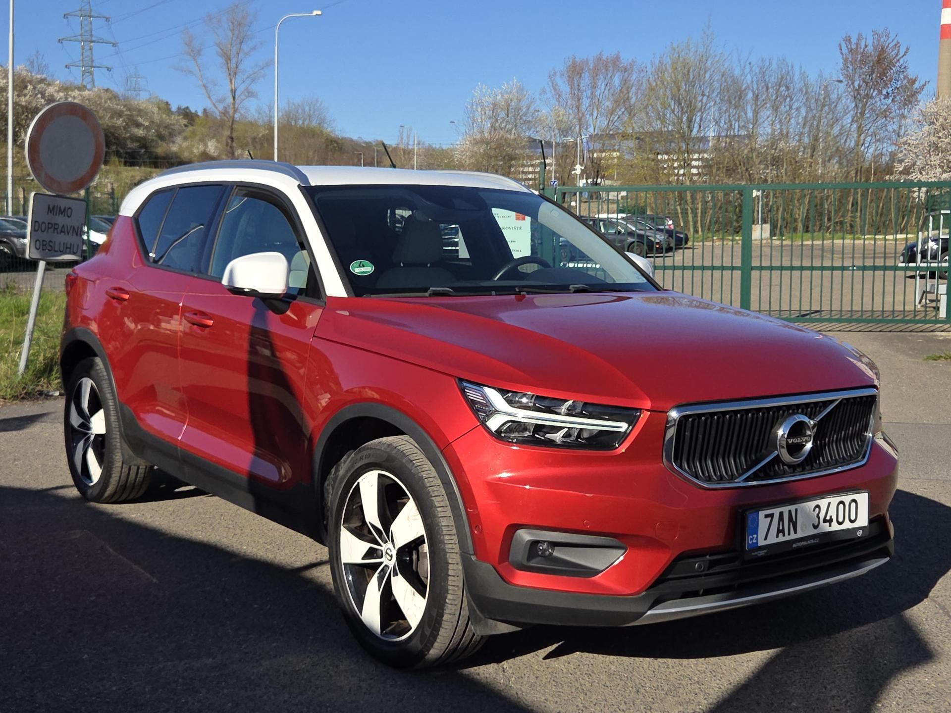 Volvo XC40, 2,0D3 1.majitel - fotka 3