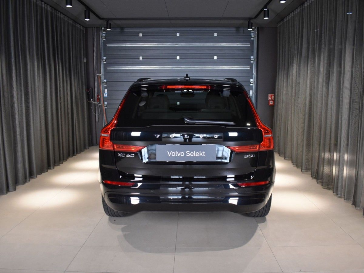 Volvo XC60, 2,0 B5 AWD CORE BLIS,Bezklíč - fotka 6