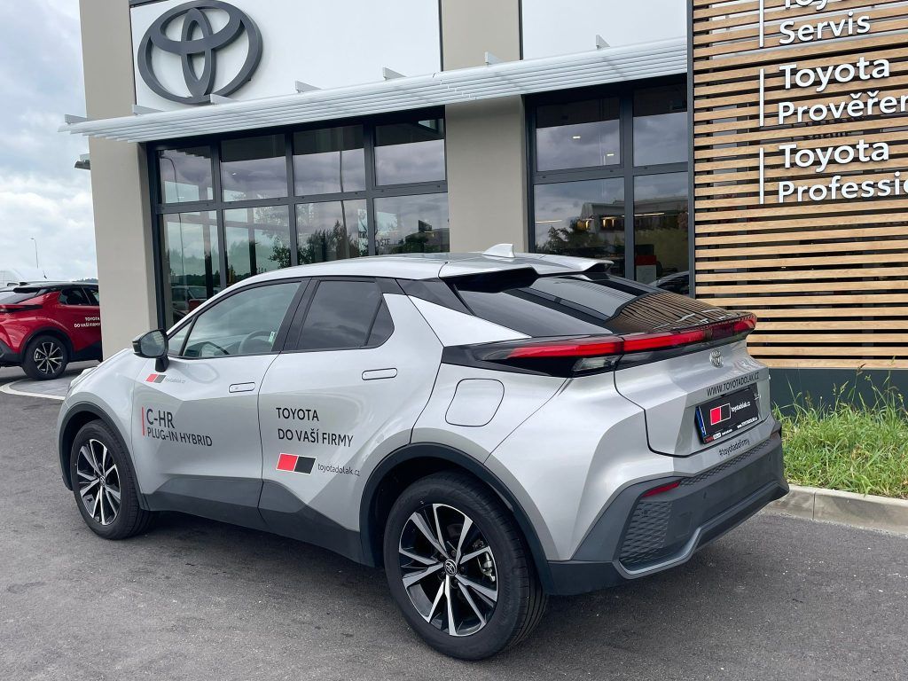 Toyota C-HR, 1.8L Style Hybrid 2x4 - fotka 4