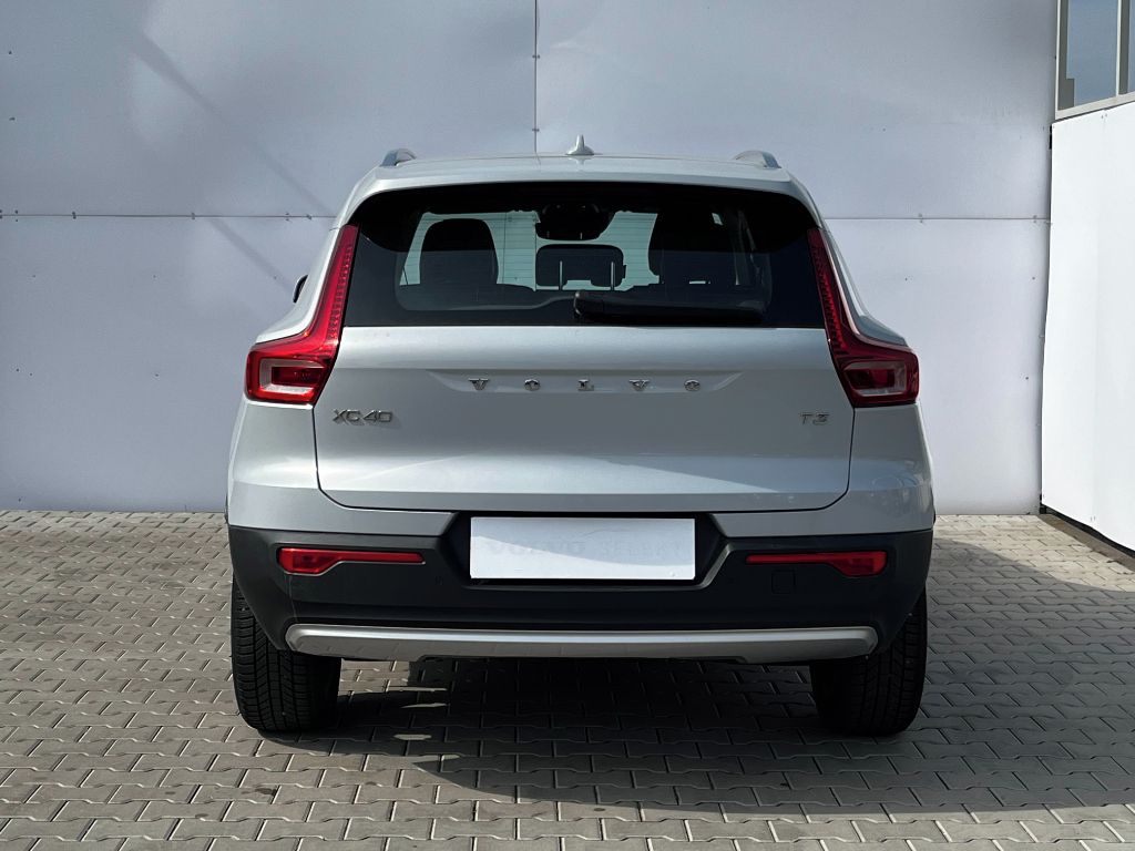 Volvo XC40, Momentum Pro T3 FWD 120kW - fotka 6