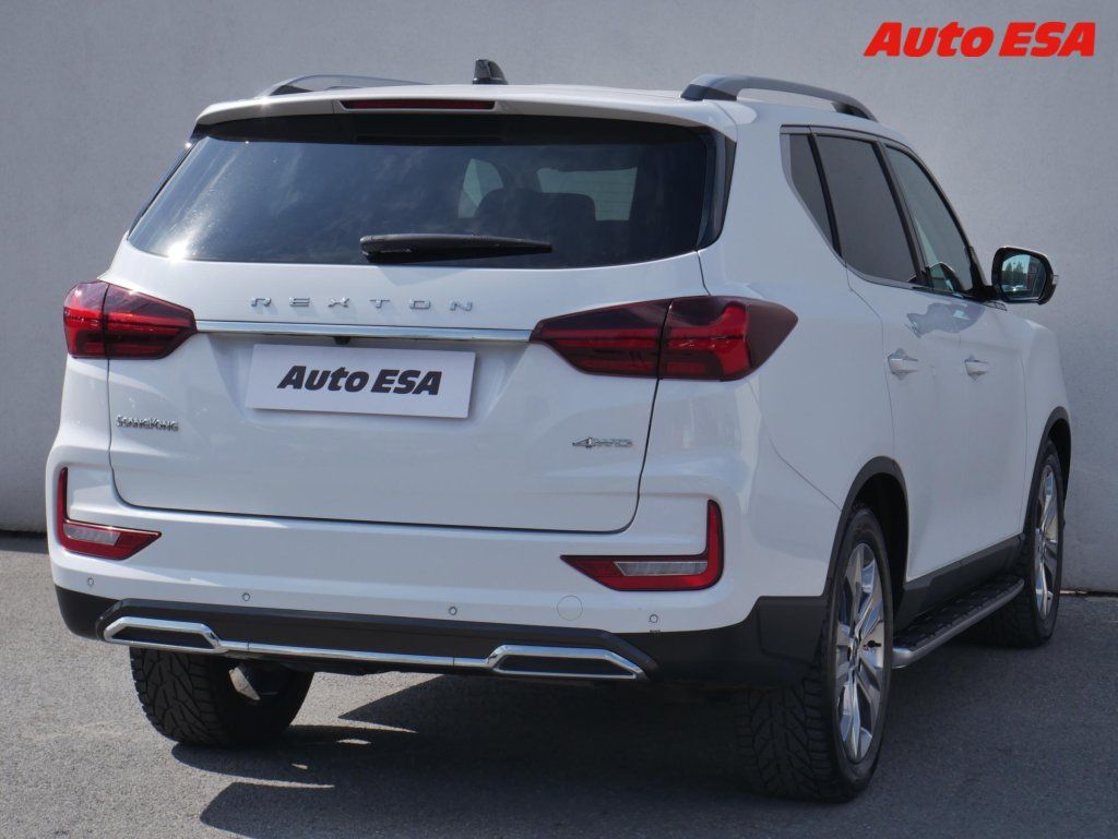 SsangYong Rexton, 2.2 CRDi 4x4,7míst,1.maj - fotka 4