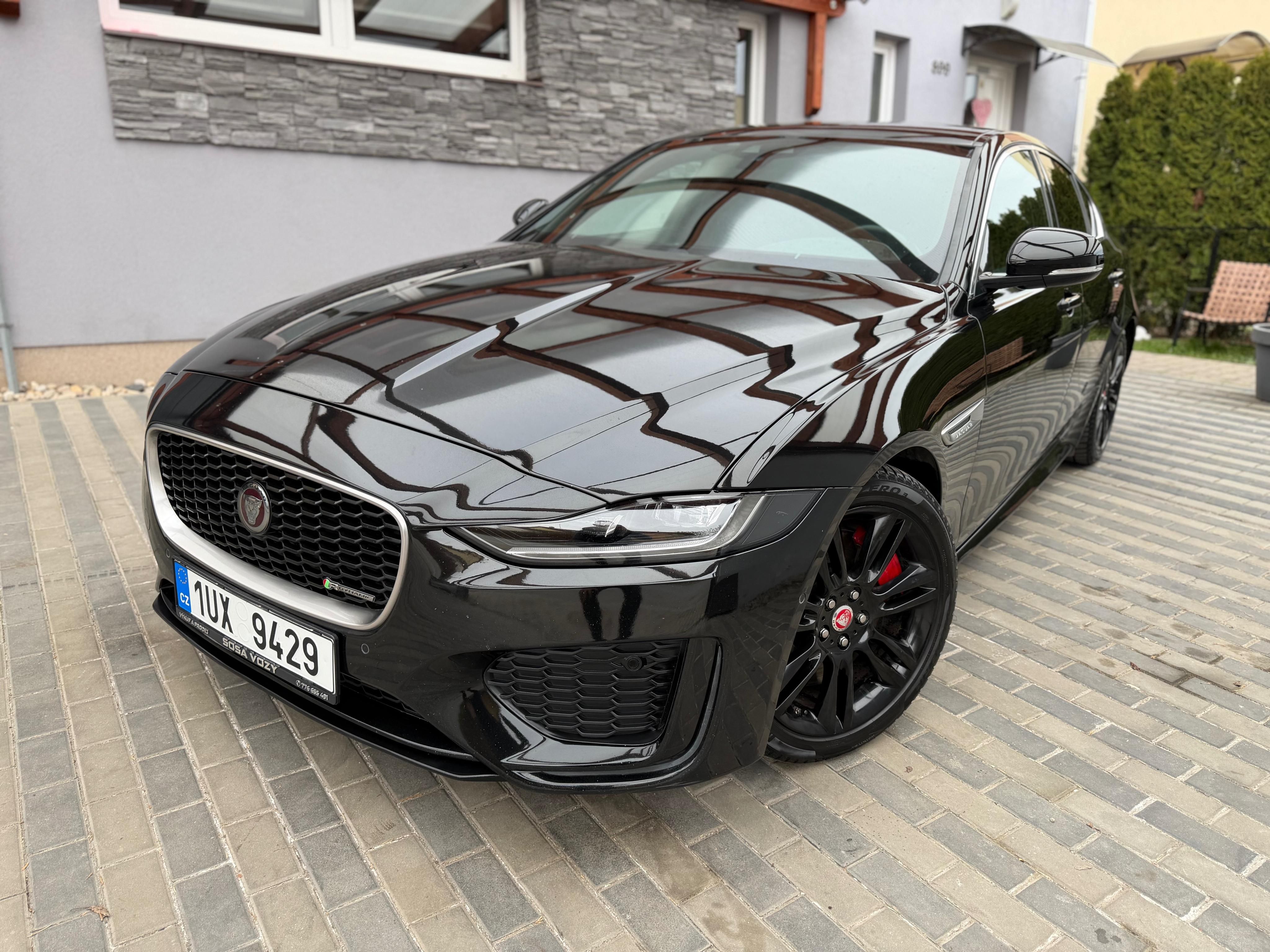 Jaguar XE - fotka 4