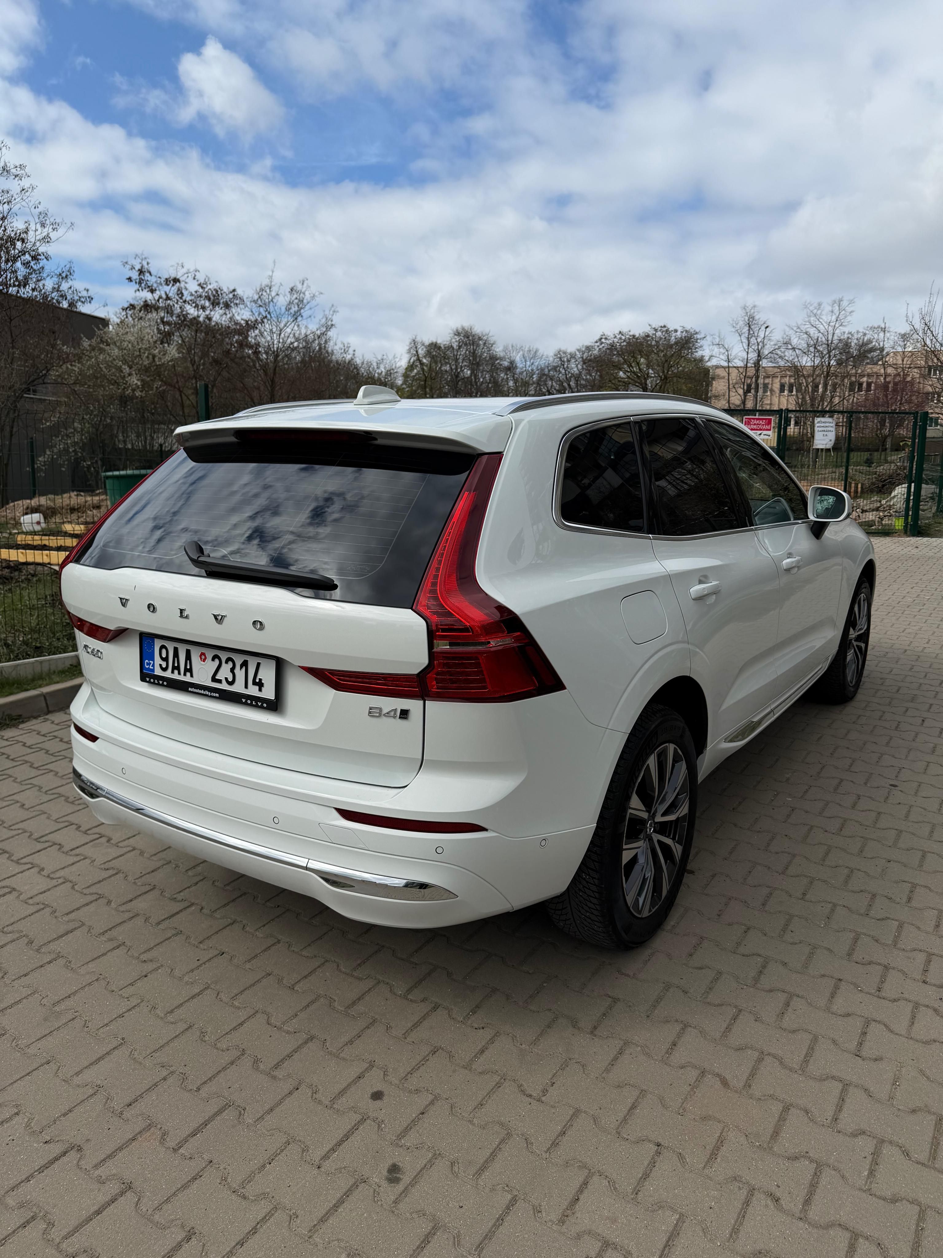 Volvo XC60, B4 - TOP - 360/Head-up/Bezklic - fotka 6