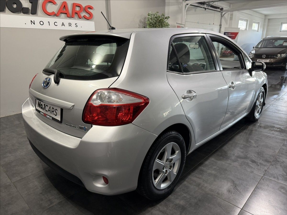 Toyota Auris, 1,8   HYBRID AUTOMAT STK ALU - fotka 5