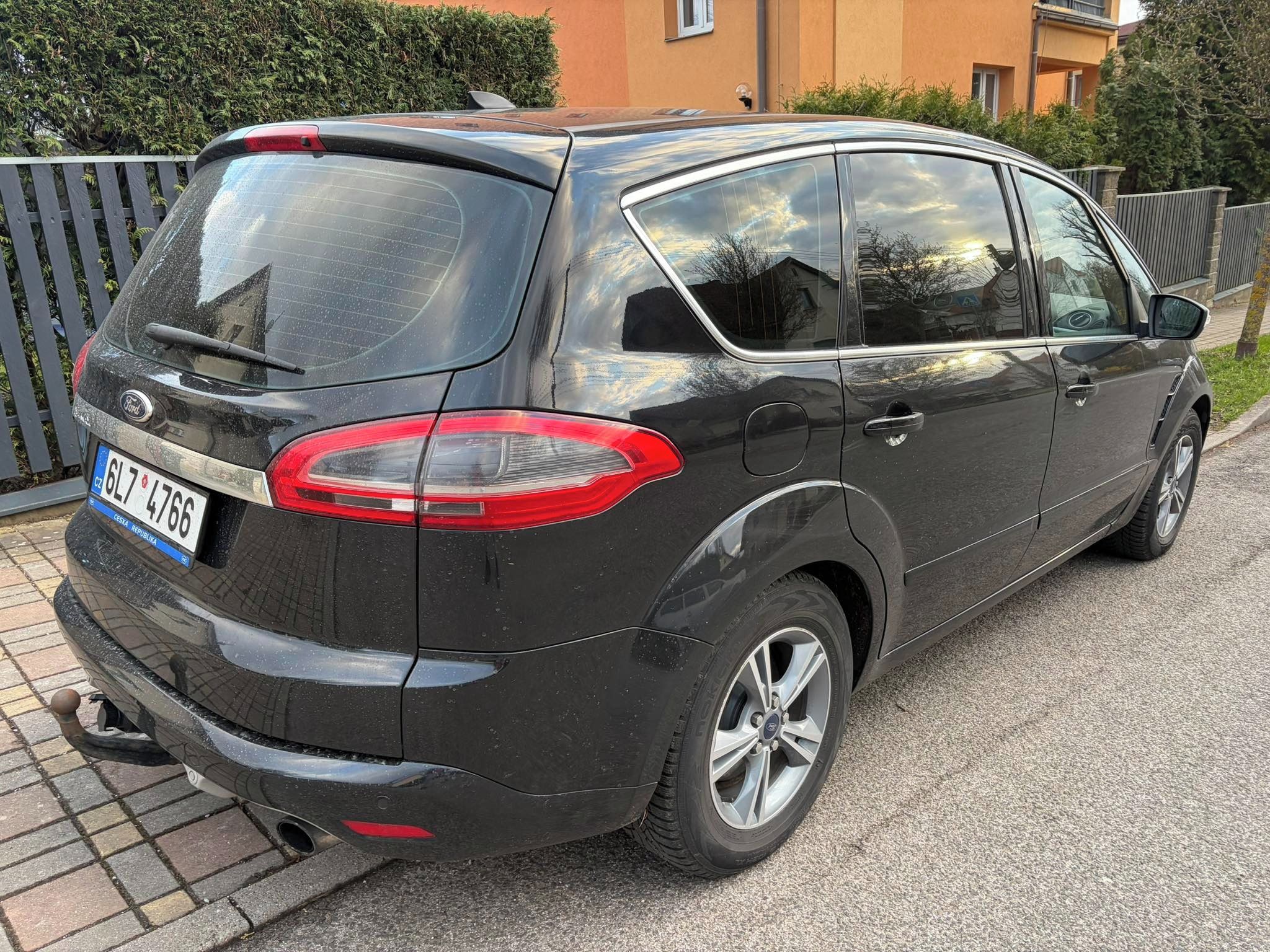 Ford S-MAX, 200 KONÍ, PLNÁ VÝBAVA, NOVÁ TK - fotka 3