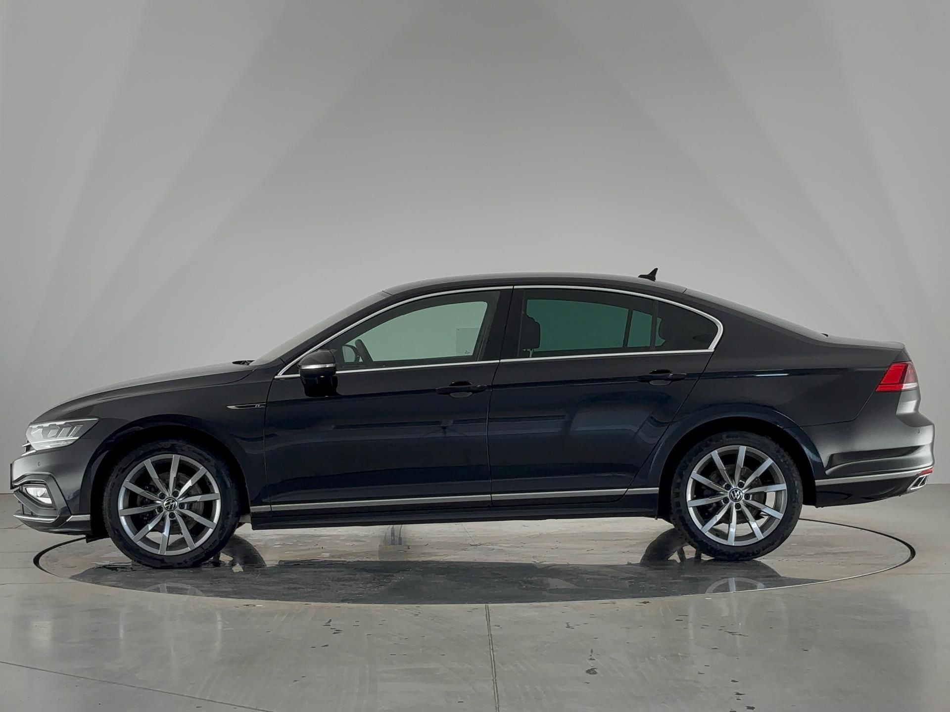 Volkswagen Passat, 2.0 TDI / 110 kW R-LINE DSG - fotka 3