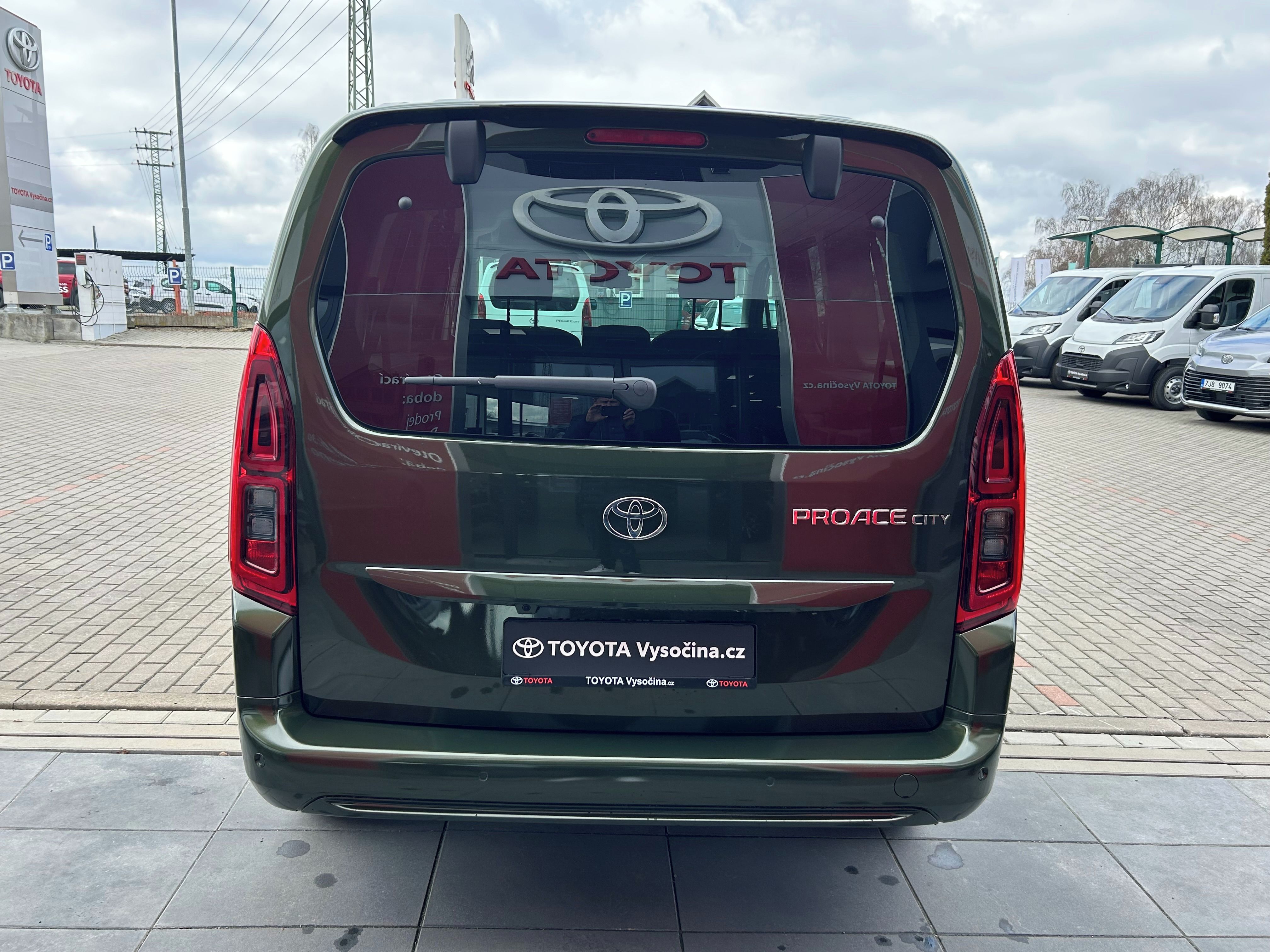 Toyota Proace City Verso, Long 1,5D 130PS Family 7 míst - fotka 4