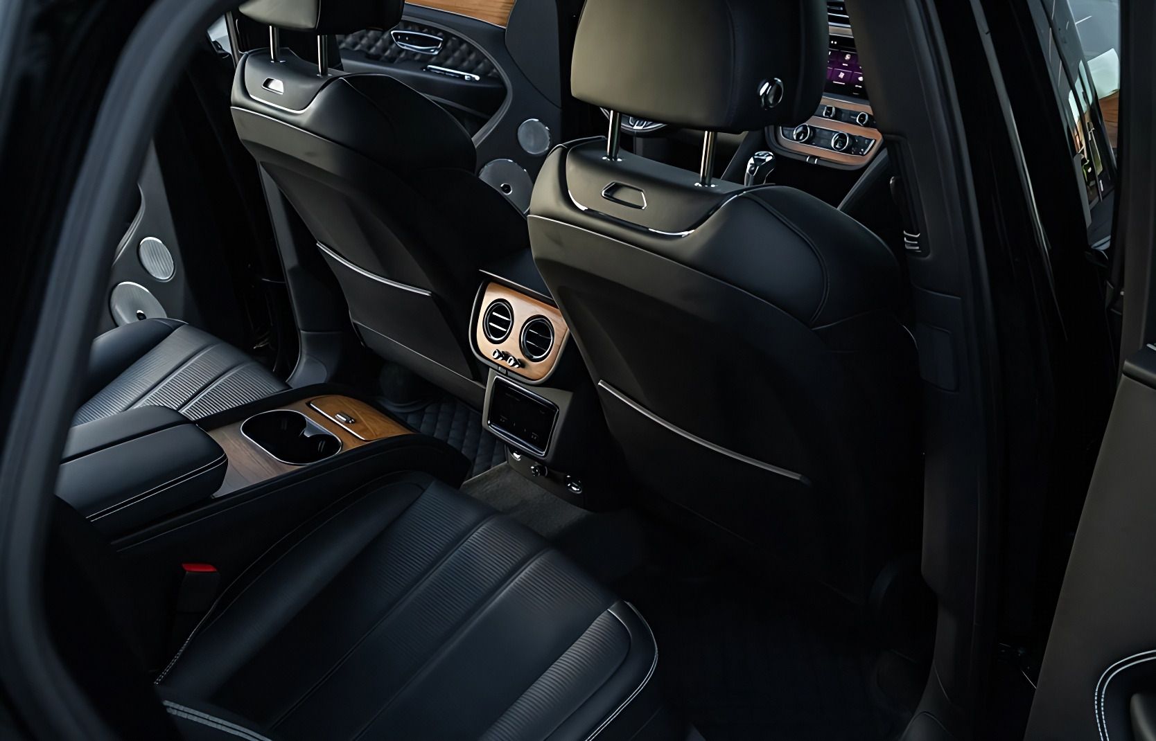 Bentley Bentayga, S V8 4.0 - fotka 5