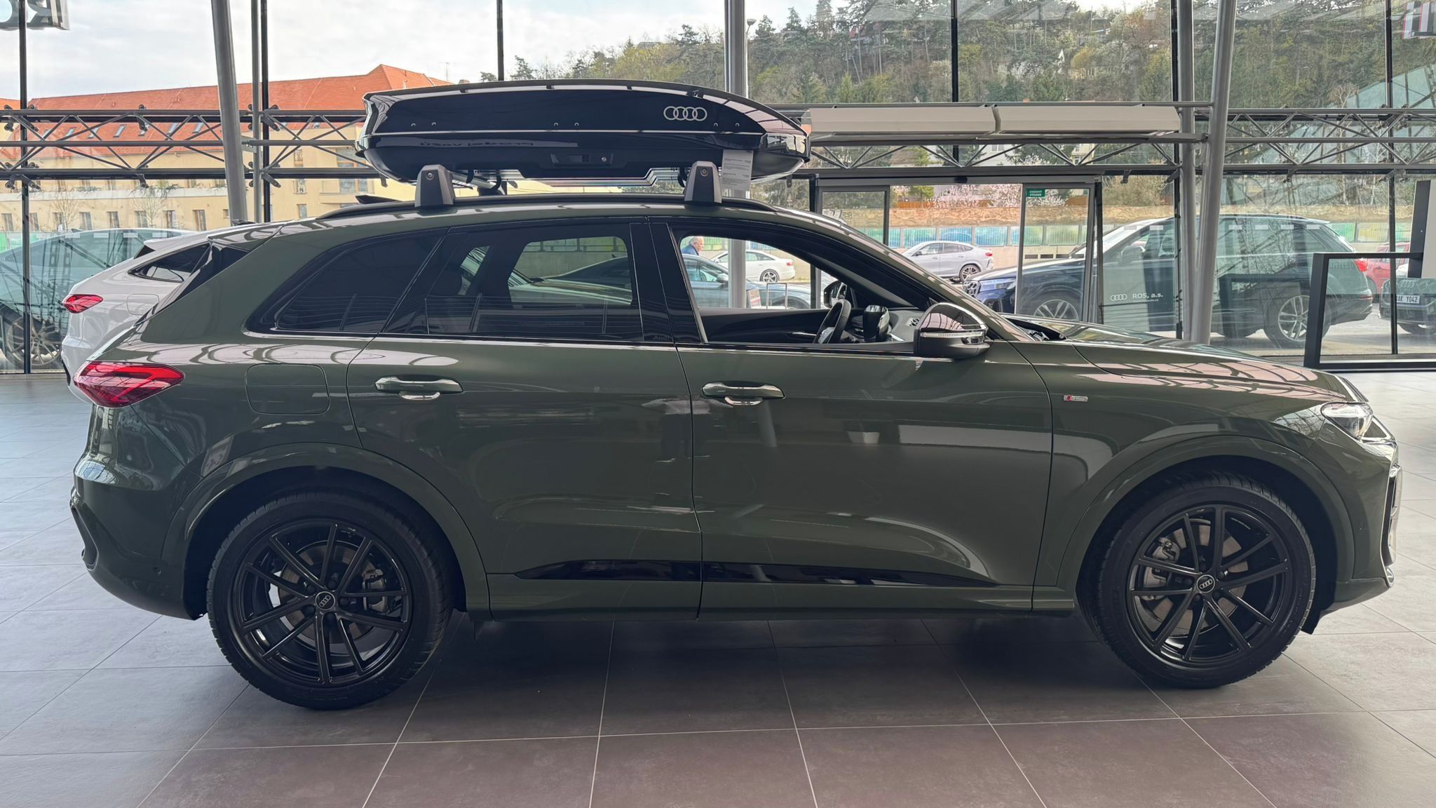 Audi Q5, S-line TDI quattro 150kW - fotka 6