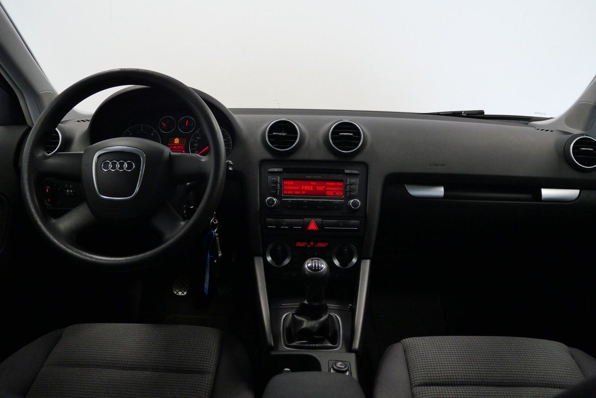 Audi A3, 2.0 TDI 103 kW Sportback - fotka 5