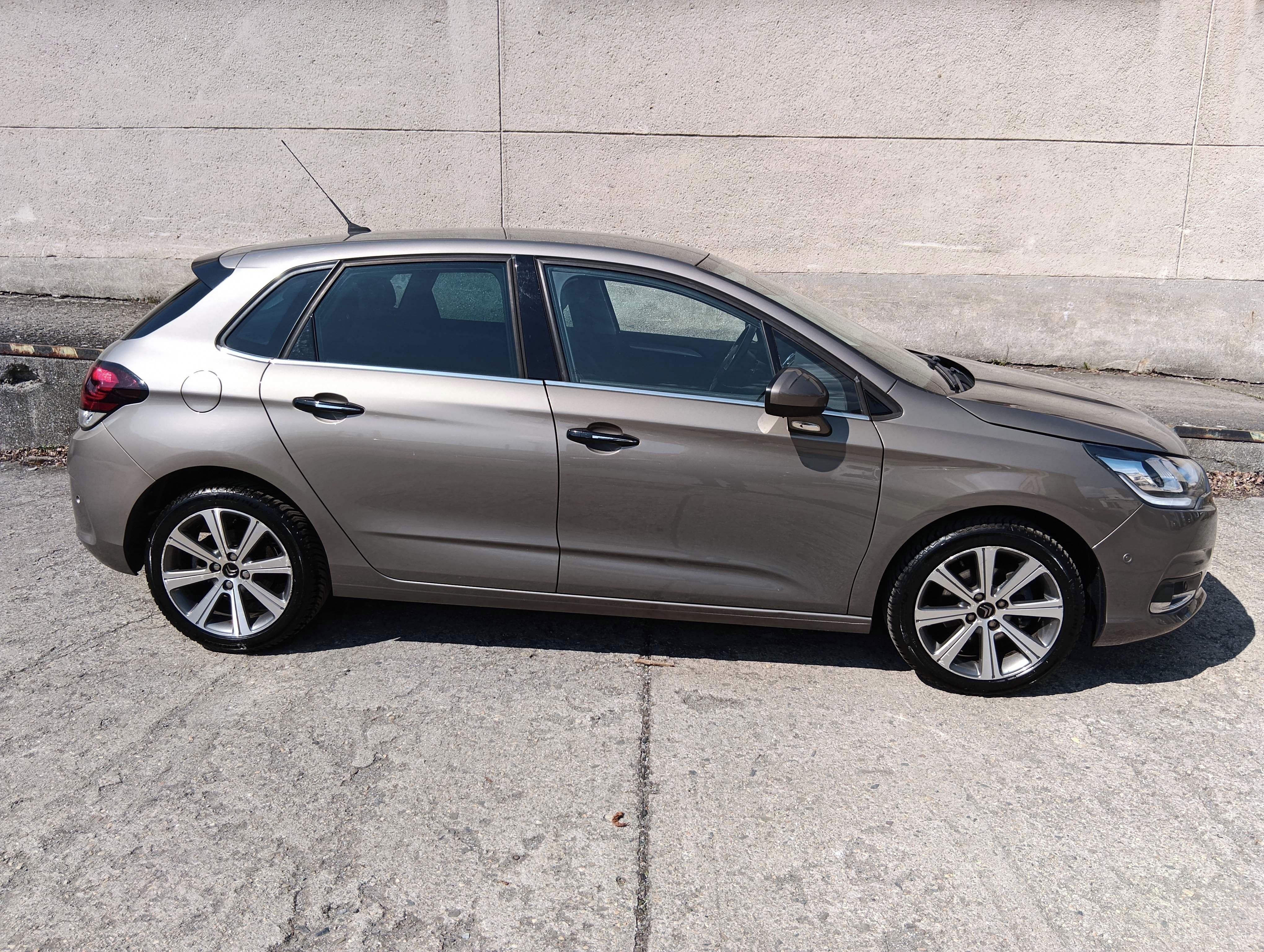 Citroën C4, 1.2 / 96kW, - fotka 4
