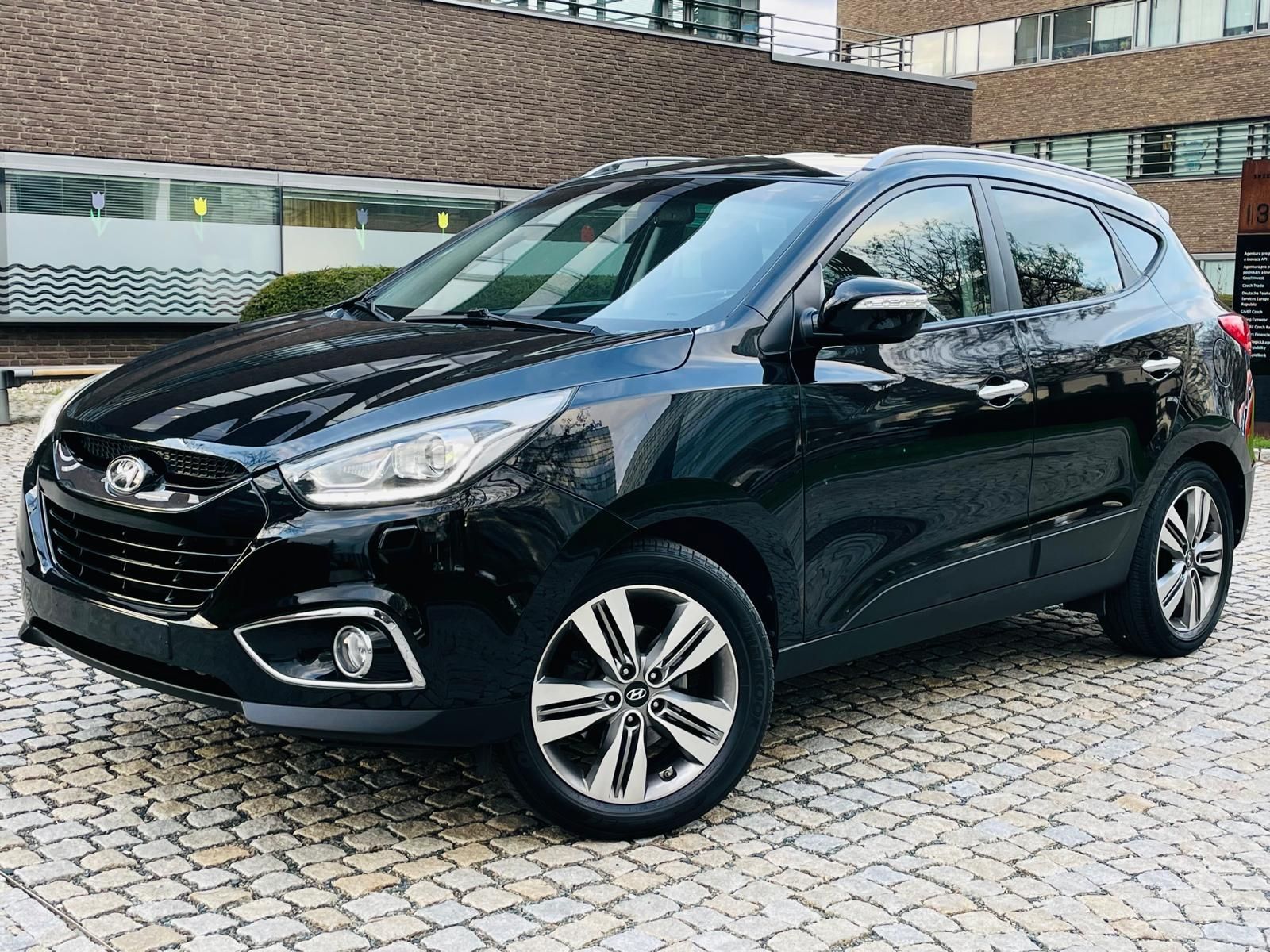 Hyundai ix35, 2.0CRD 4X4 AUT KAMERA SERVISKA - fotka 2