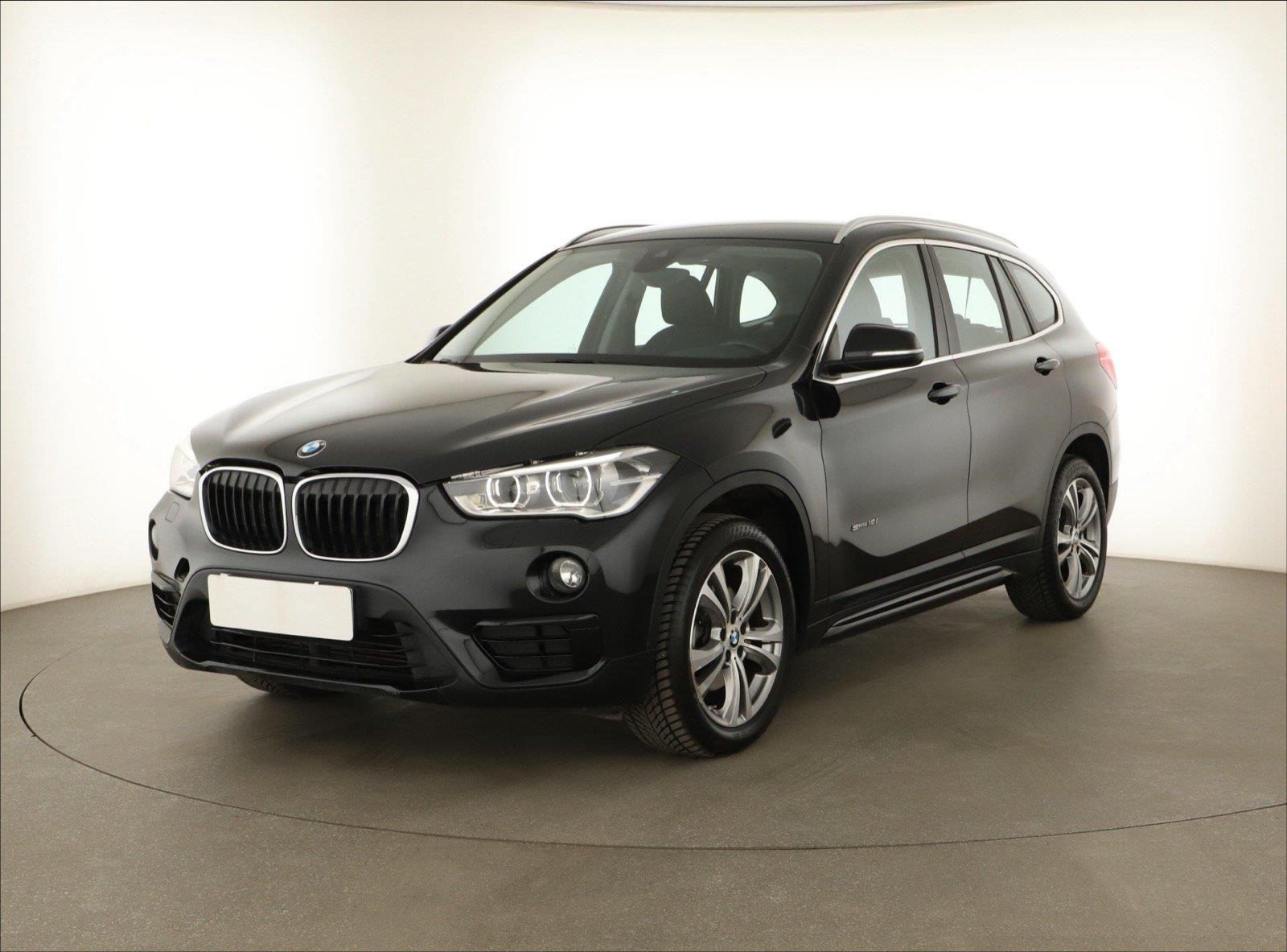 BMW X1, sDrive18i, ČR,1.maj - fotka 2
