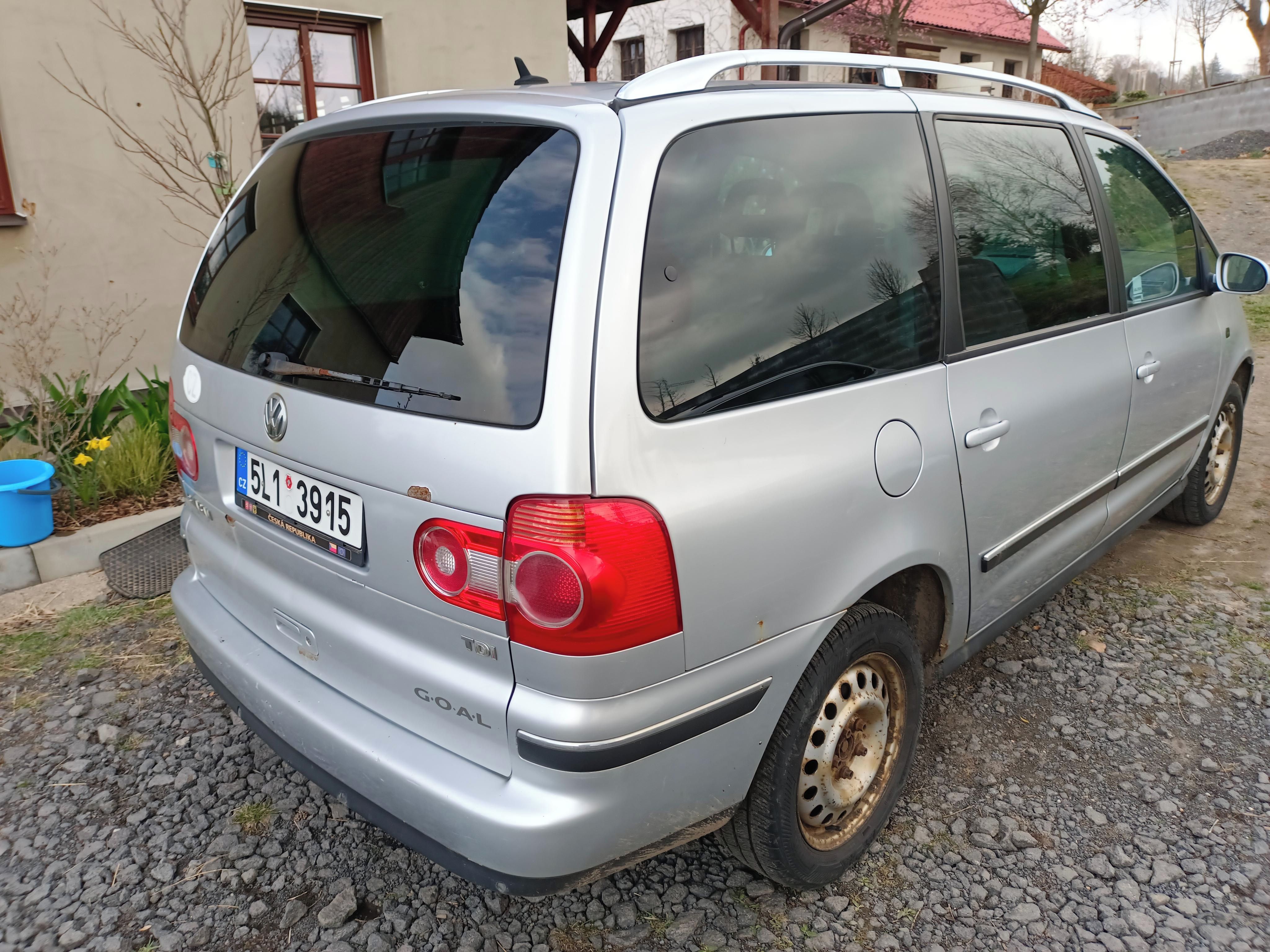 Volkswagen Sharan, 1,9 1.9 TDi ASZ 96kW tažné - fotka 2