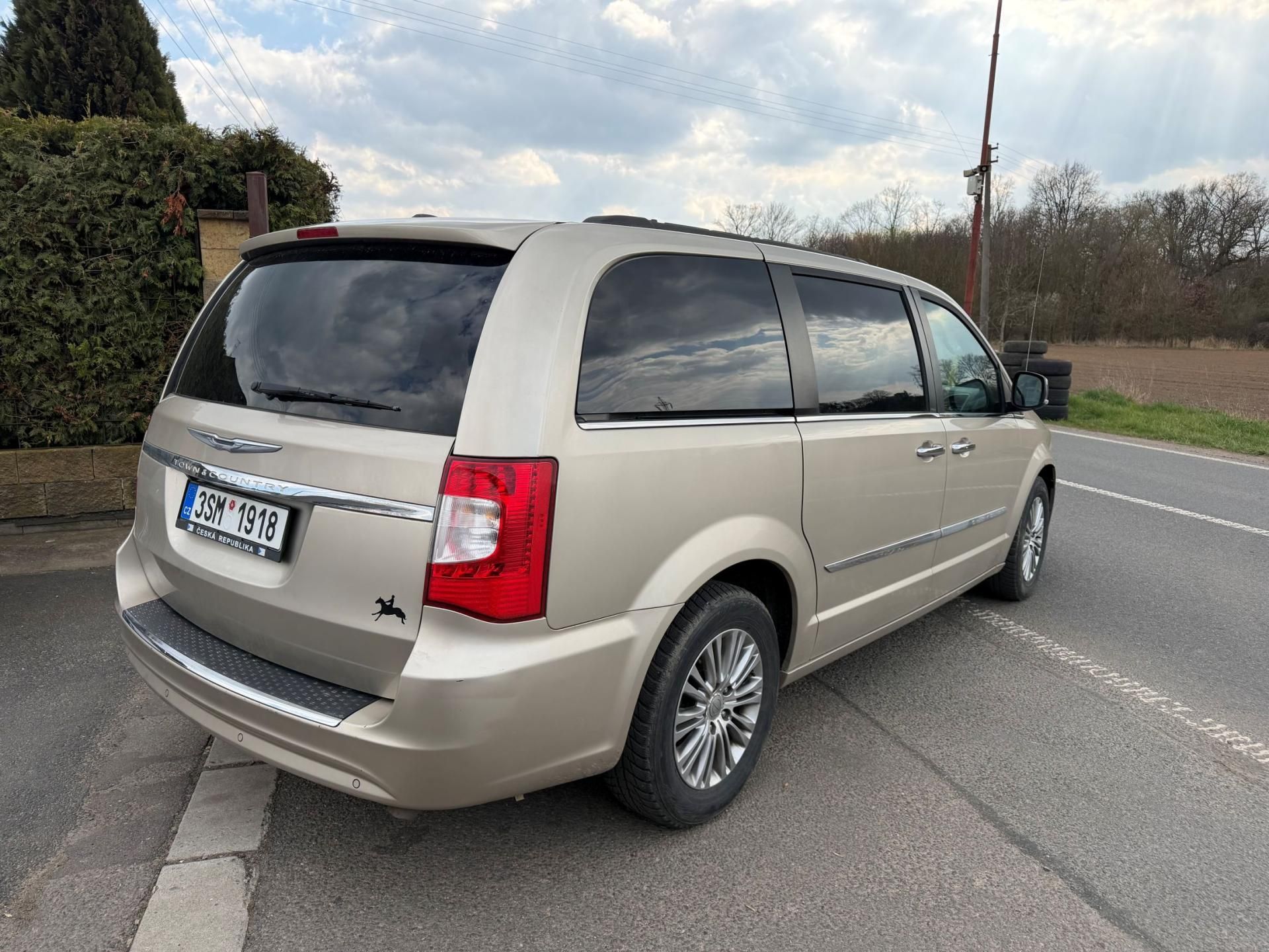 Chrysler Town & Country, 3,6 Penta 2x DVD Limited 2013 - fotka 4